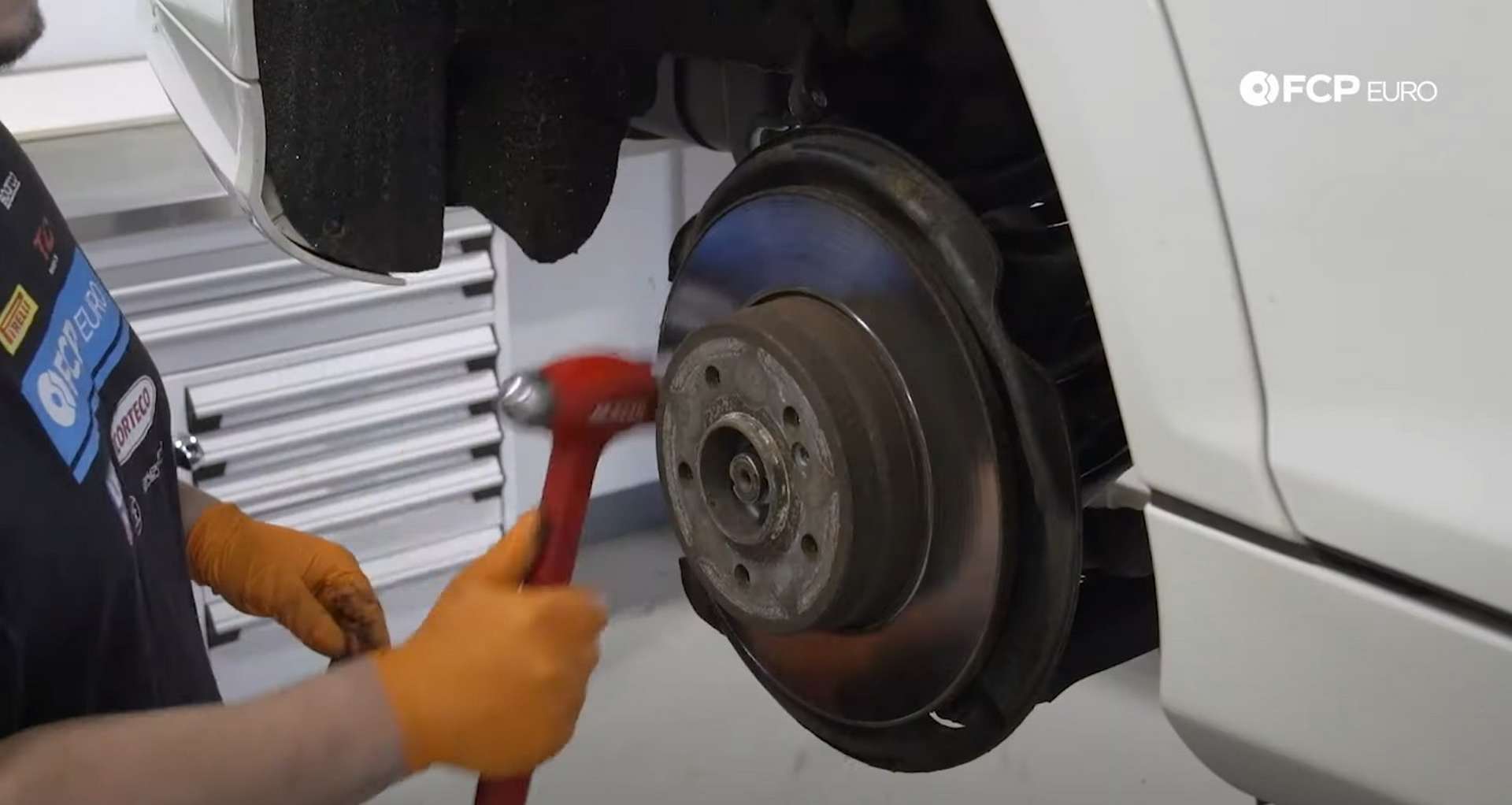 06-DIY-Mercedes-W203-Rear-Brake-Service_Replacing-Rotor