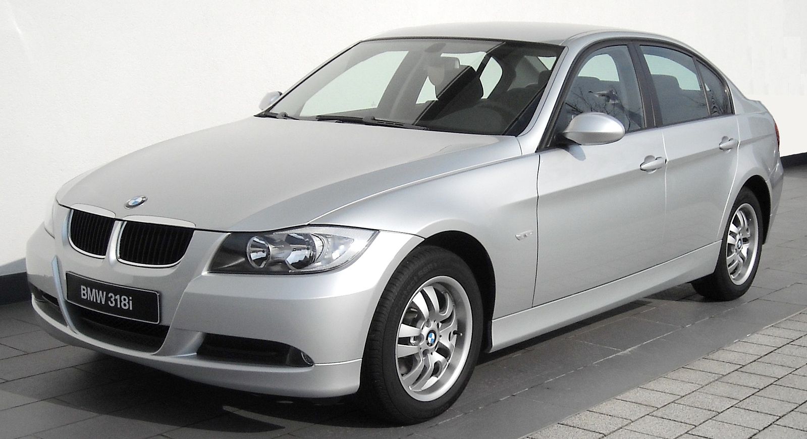 bmw-e90-front