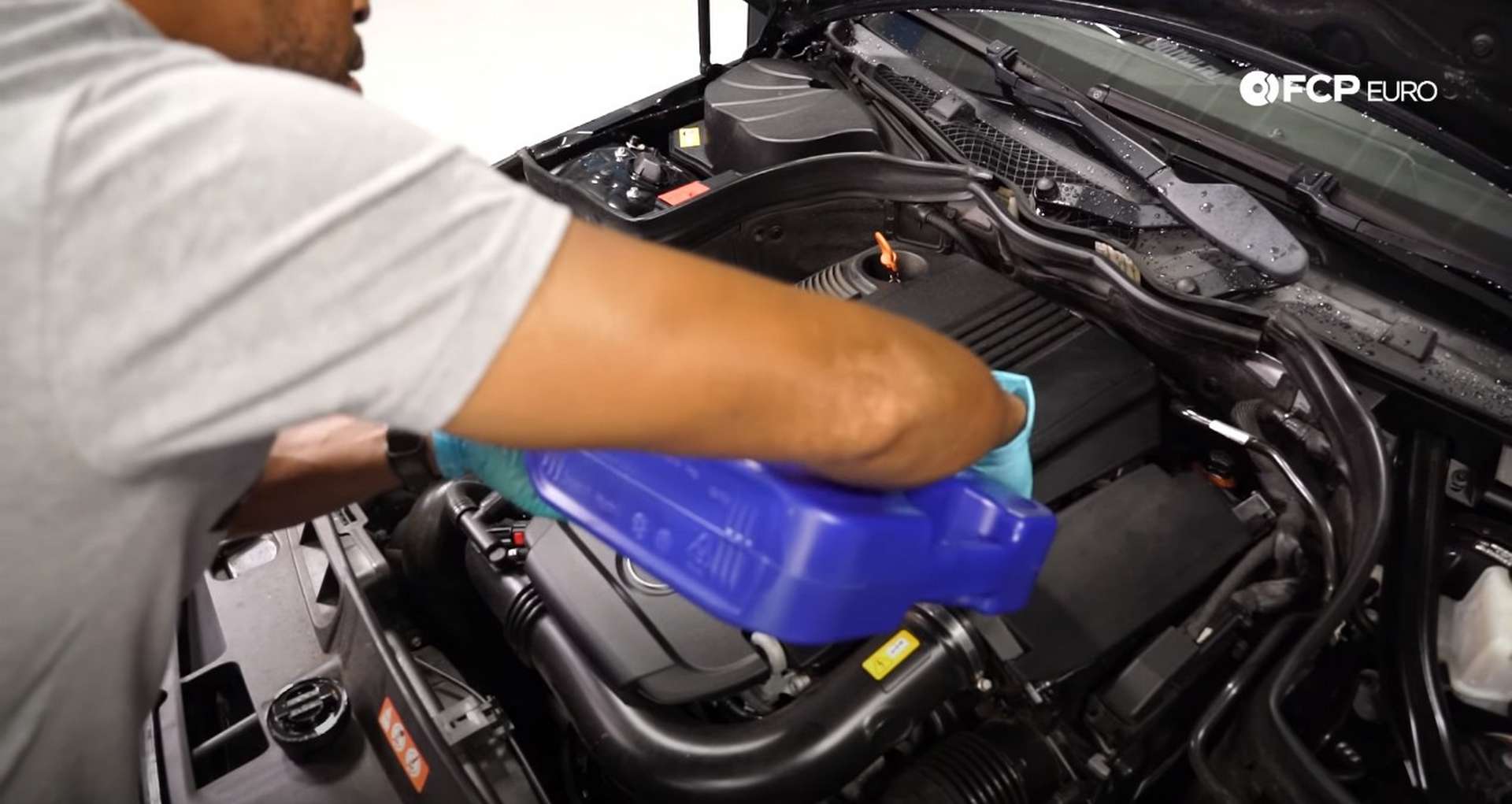 DIY Mercedes M271 Oil Change filling the engine with 5.5 liters of oil