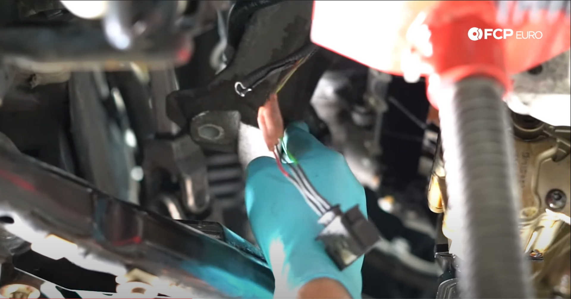 DIY BMW N20 Timing Chain moving the engine mount arm