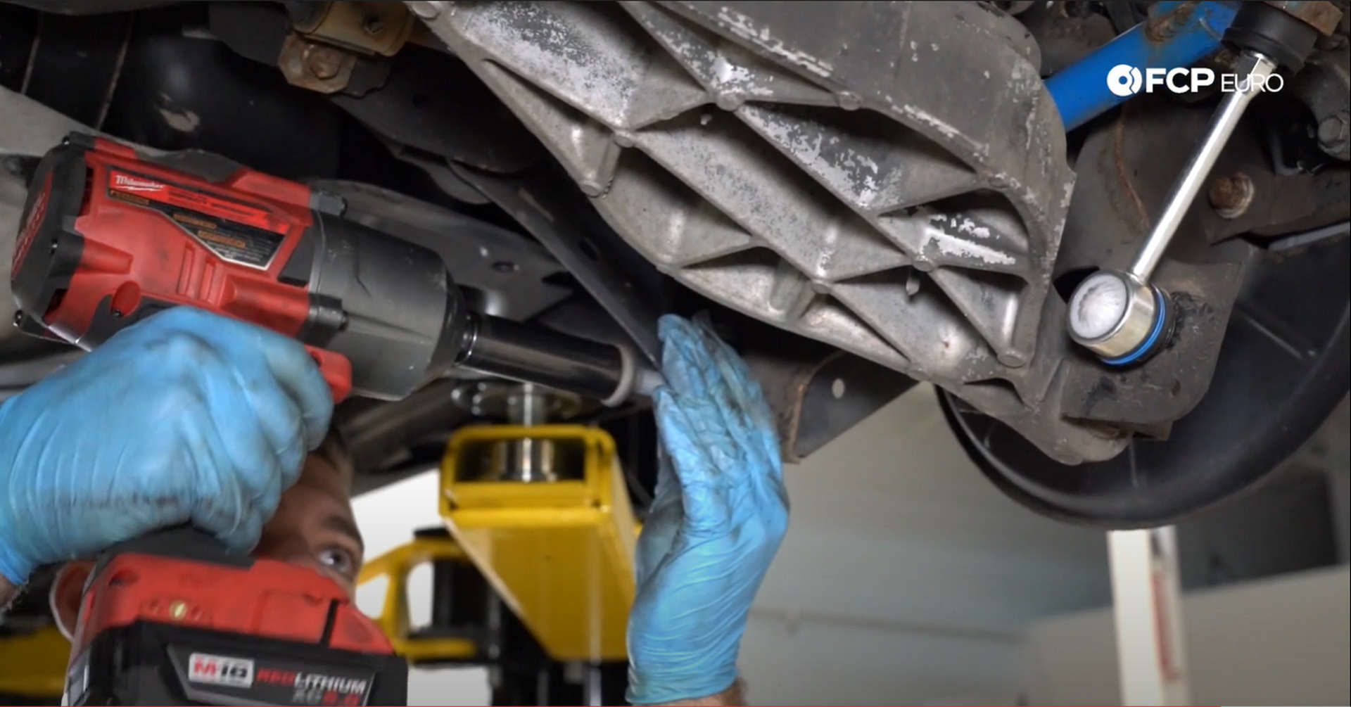 DIY Volvo Rear Shocks installing the lower shock bolt