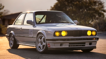 Dual Purpose E30 - Motorsport Hardware S52-Swapped BMW 325is