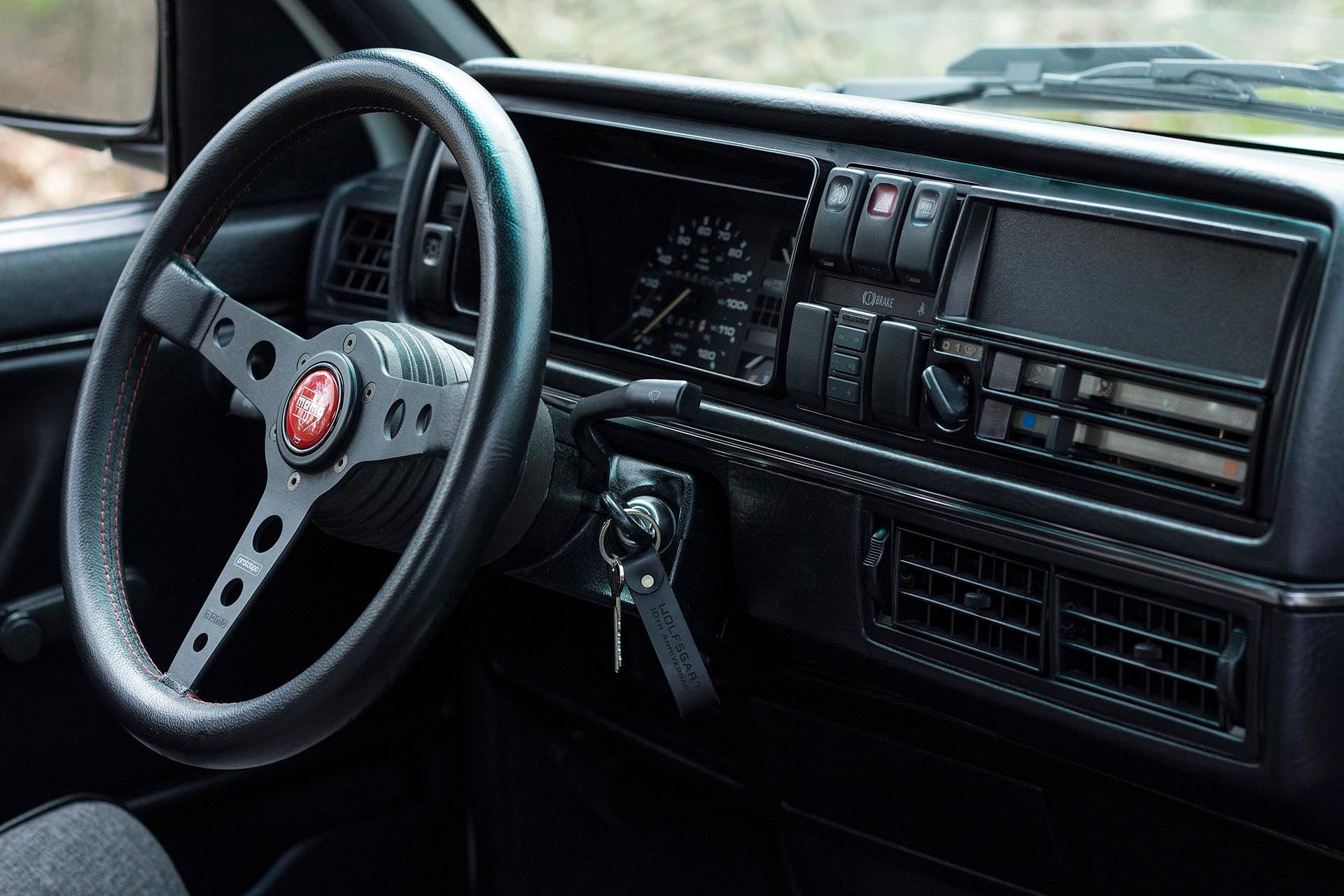 VW Mk2 dashboard Momo Prototipo