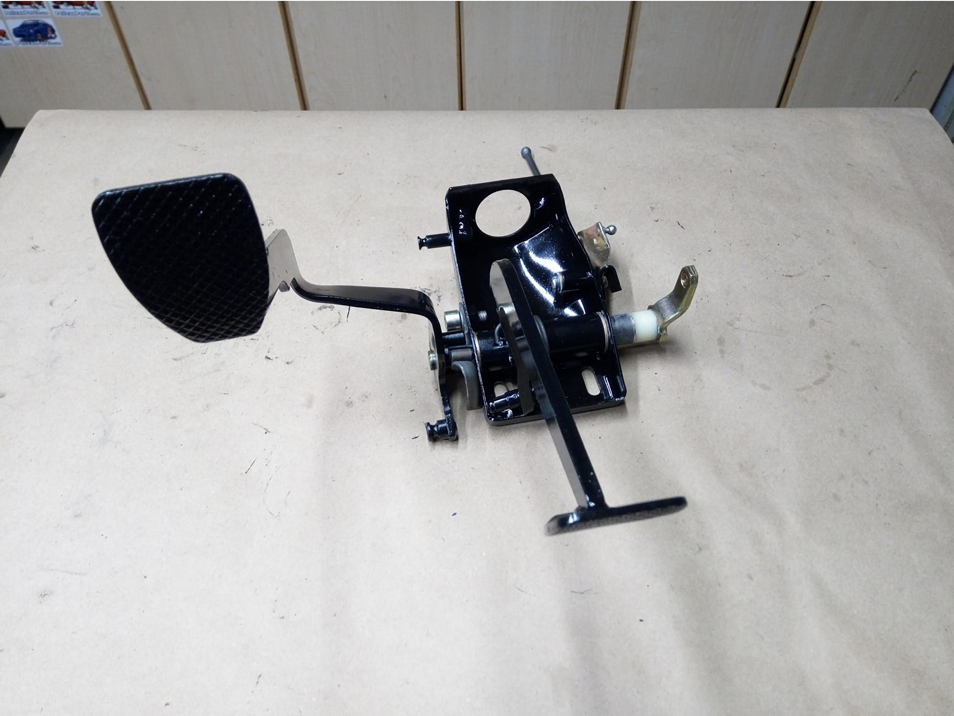 Porsche 911 Pedal Cluster Rebuild 28