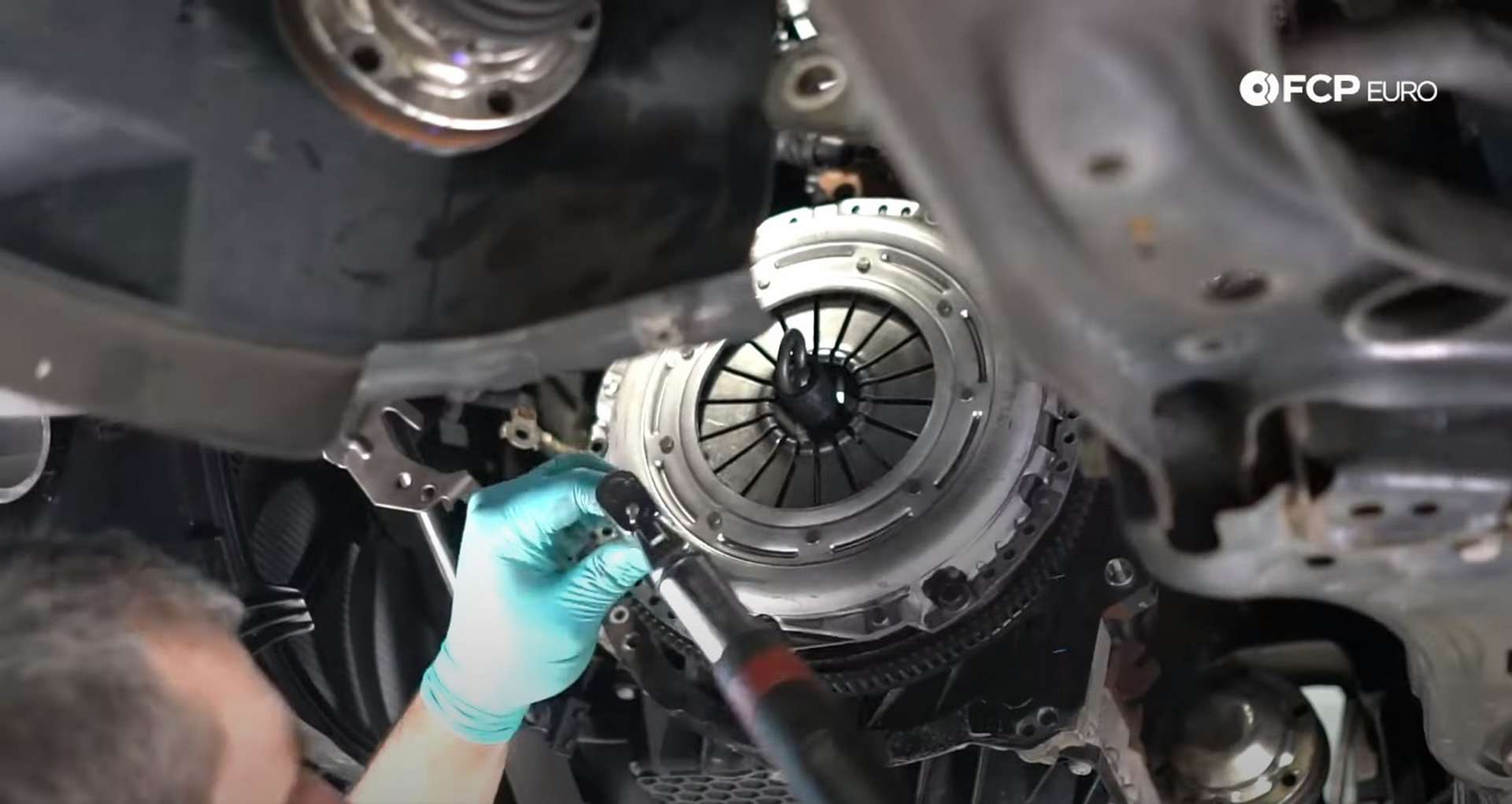 48-DIY_VW_GTI_Clutch-Job-Installing-Clutch