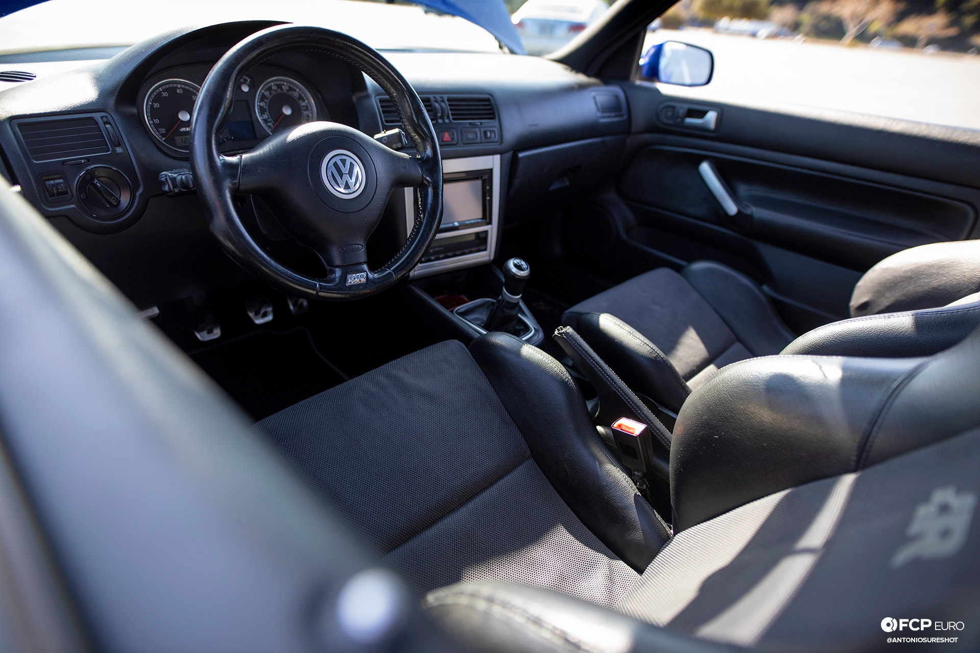 MK4 Volkswagen Golf R32 Deep Blue Pearl Air Ride Interior