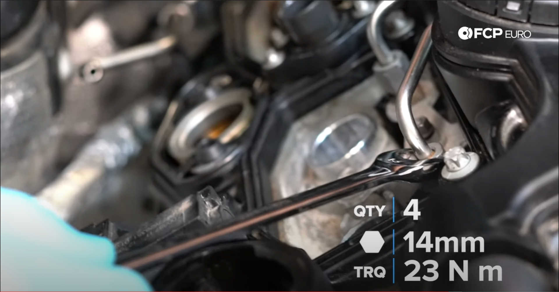 DIY BMW N20 Timing Chain tightening the fuel injector connections