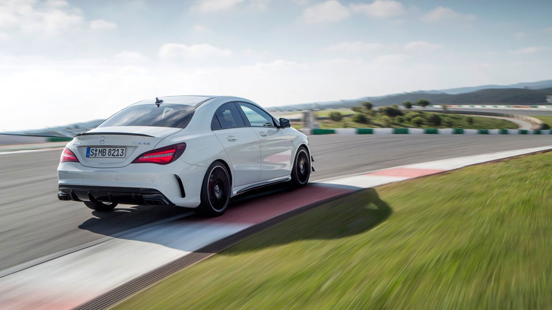 Mercedes-Benz-CLA45-AMG