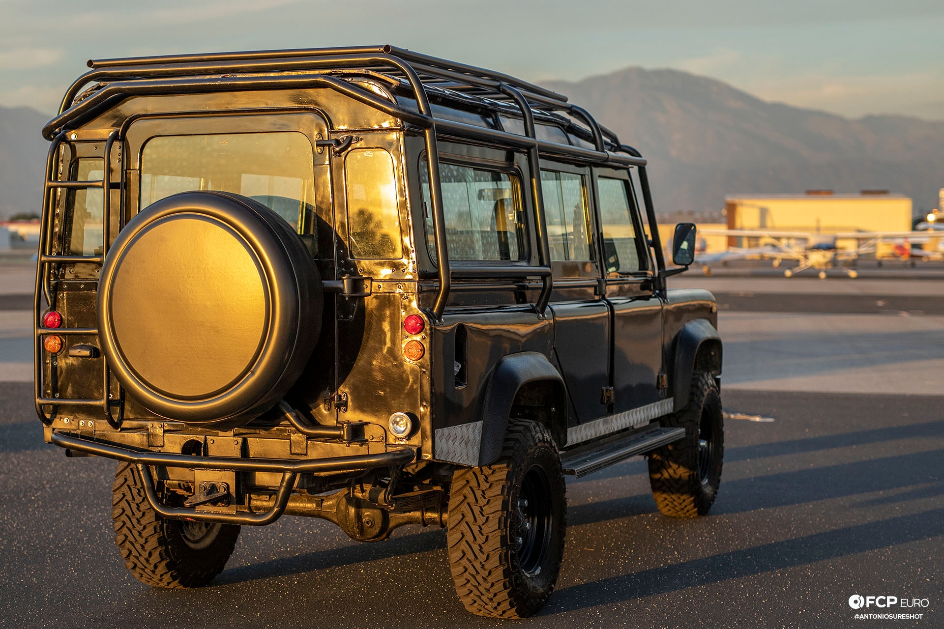 Land Rover Santana Series 3 4door Colombia EOSR5502 crop
