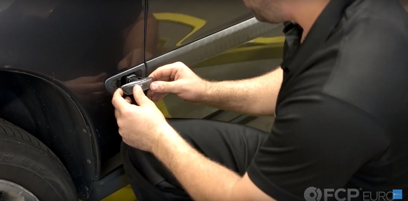 volvo-diy-side-marker-reassembly