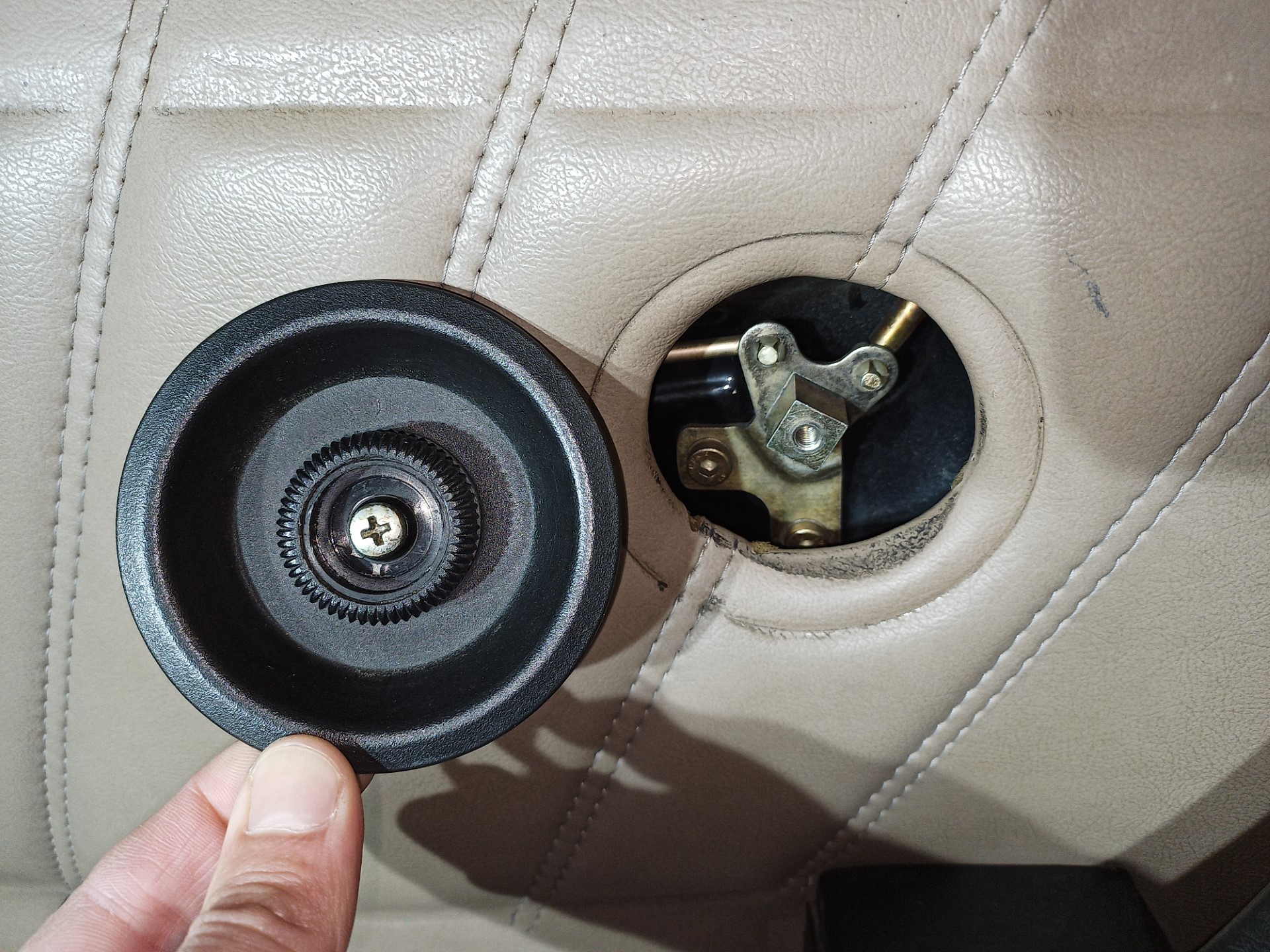 air-cooled porsche 911 door lock knob removal