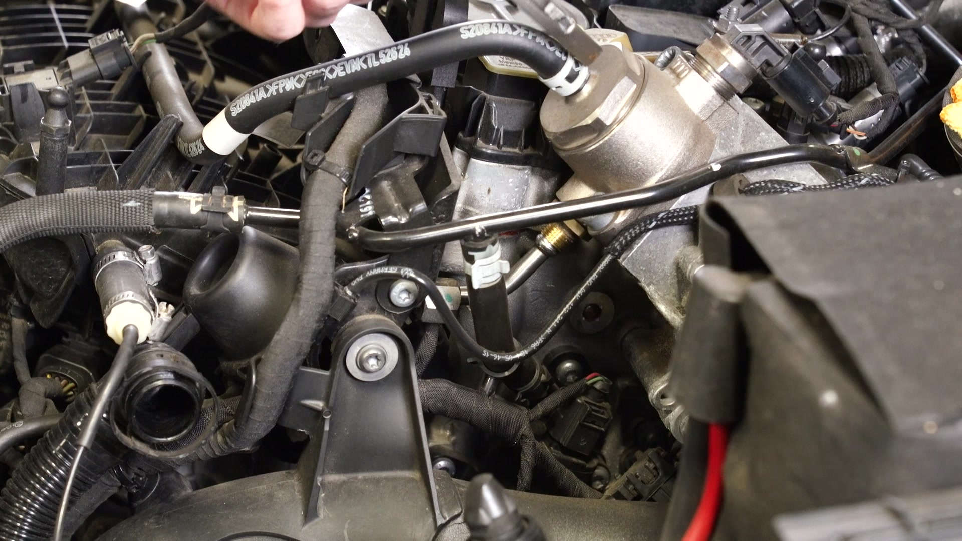 08-vw-mk7-manifold-removal-fuel-hose-removal