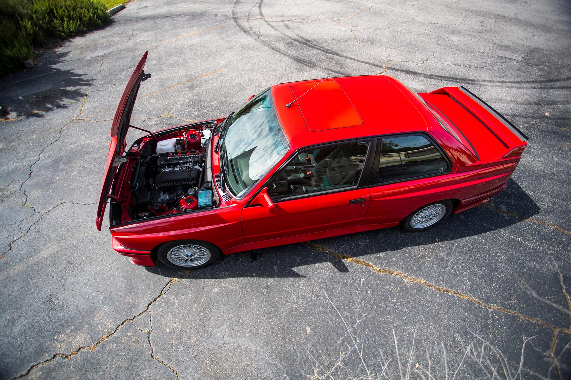 03_BMW E30 M3 aerial view fisheye
