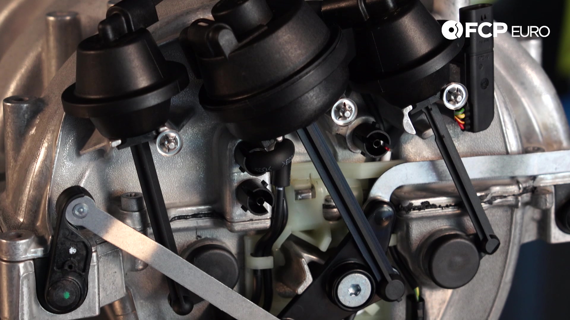 mercedes-w204-intake-manifold-closeup