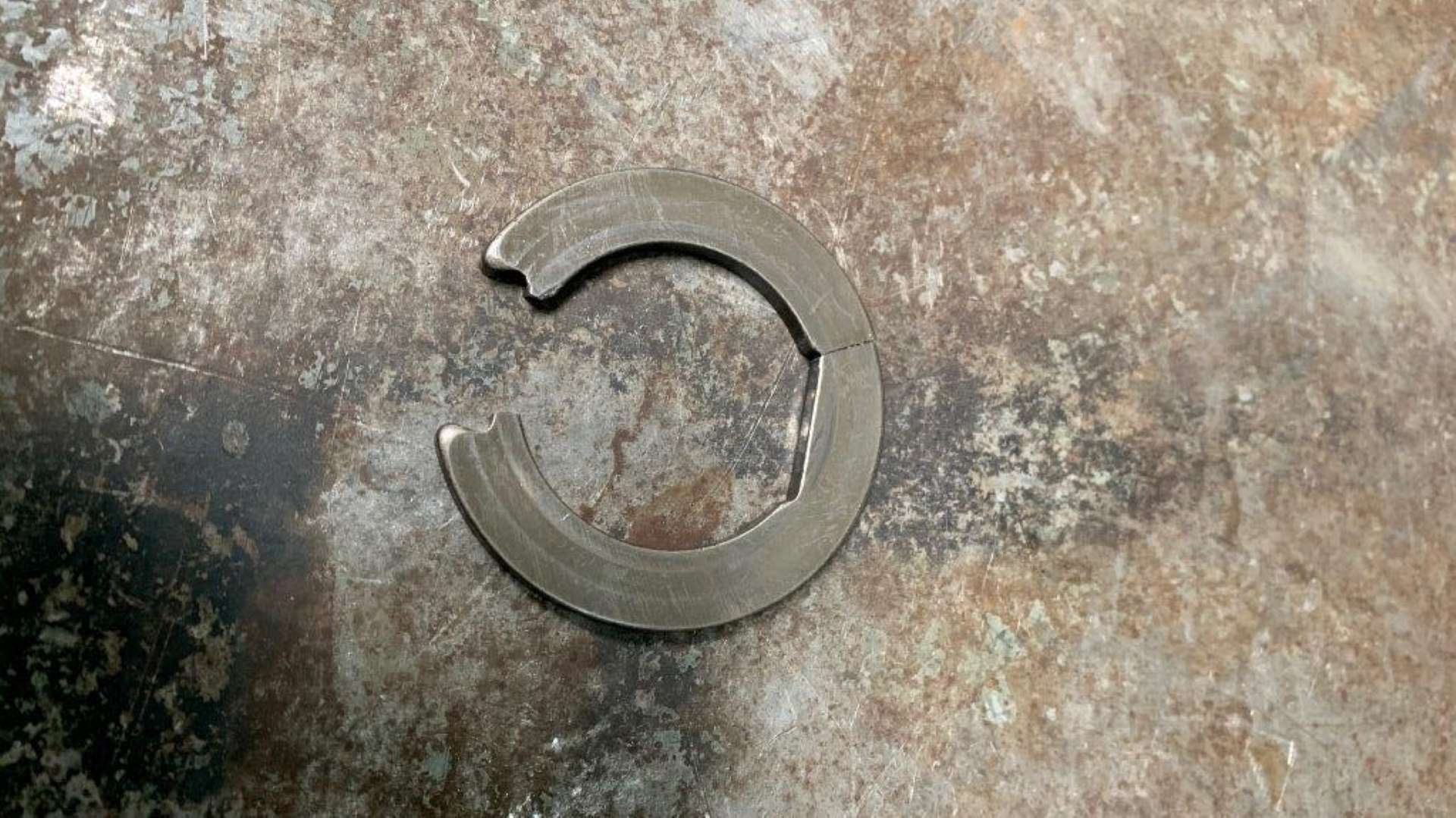 Porsche 996 cracked 3rd 6th thrust washer