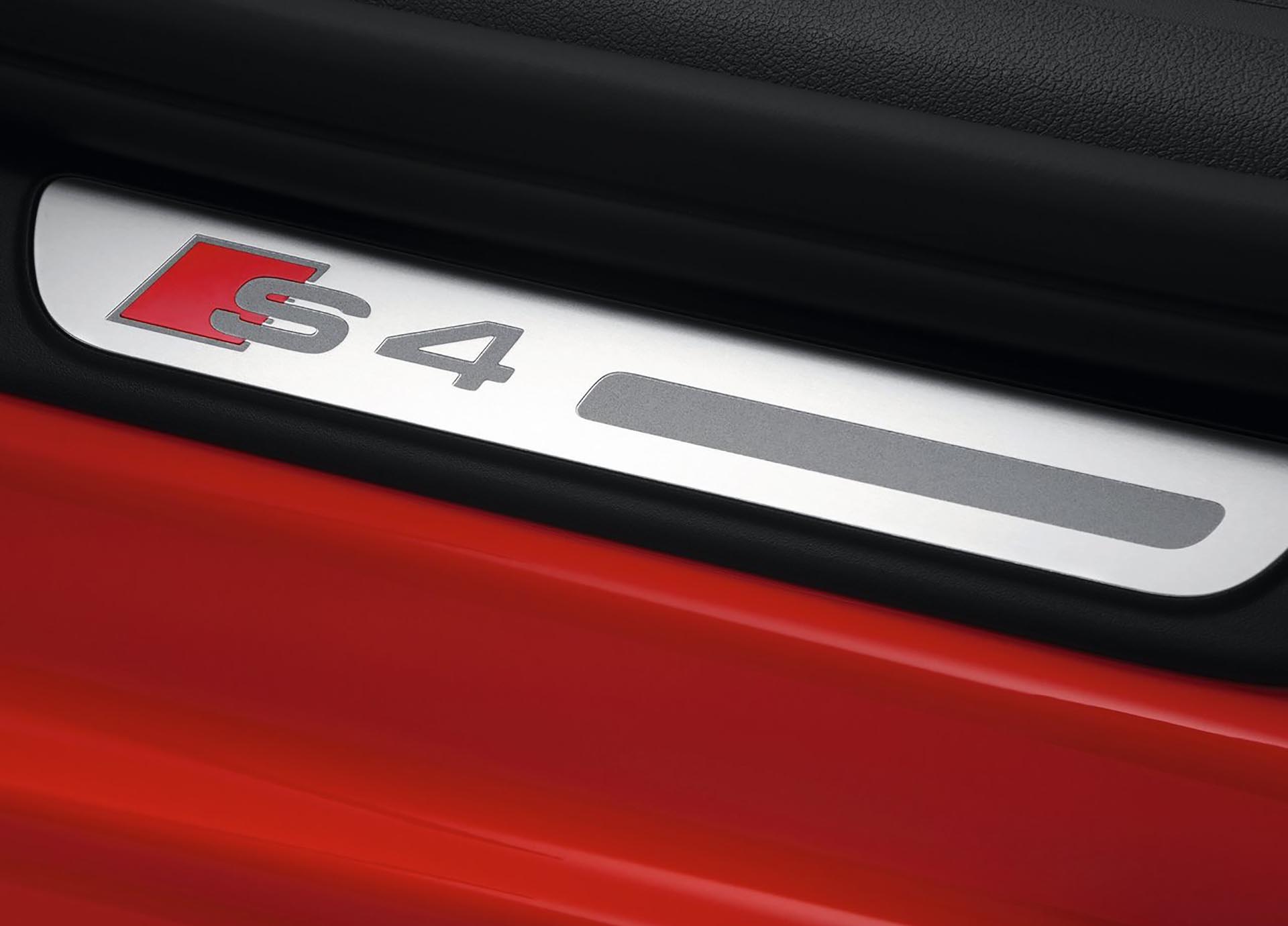 10_B8 Audi S4 door sill detail