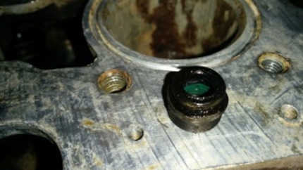 Here's Why Your 5-Cylinder Volvo Burns Oil