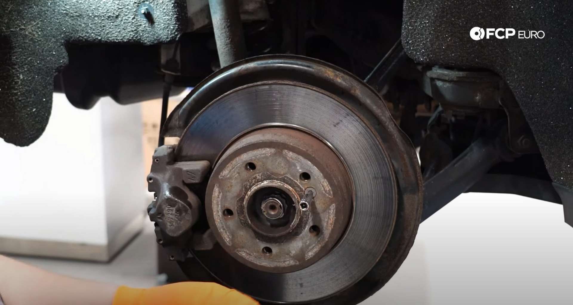 02-DIY-Mercedes-W203-Rear-Brake-Service_Removing-Caliper