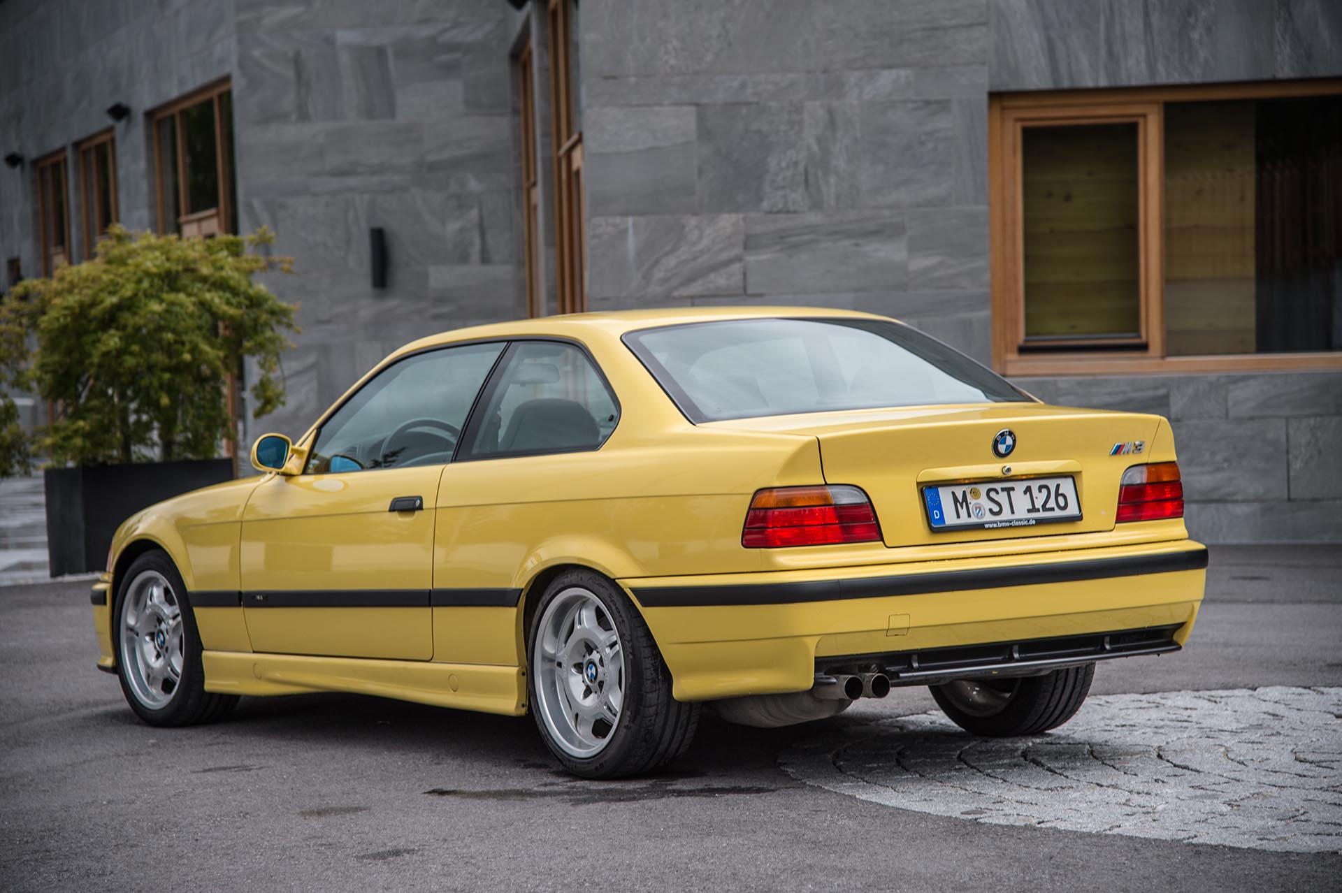 08_BMW E36 M3 rear
