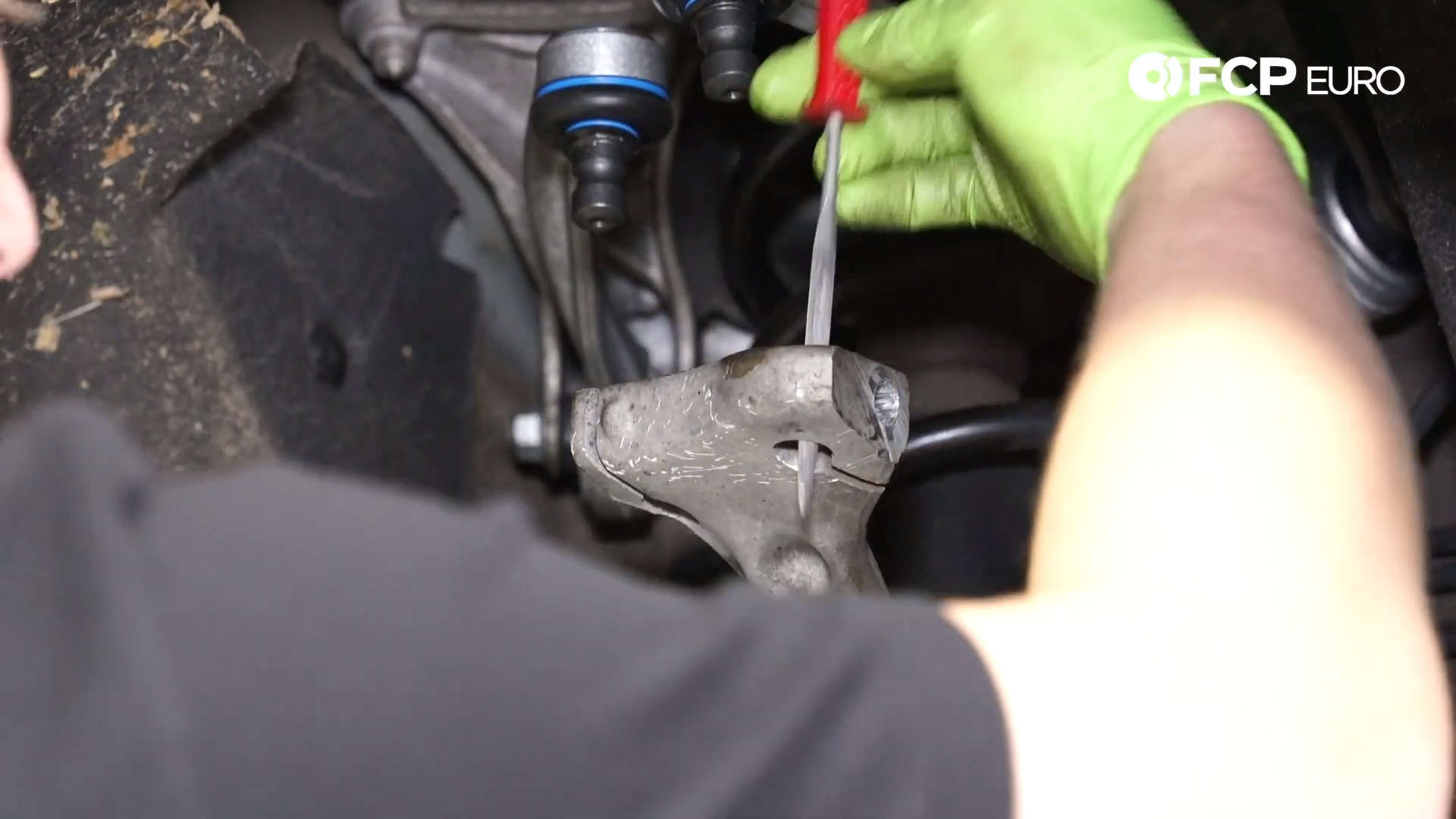 Audi B8 A4 & Q5 Front Control Arm Replacement Pinch Bolt Carrier Cleaning