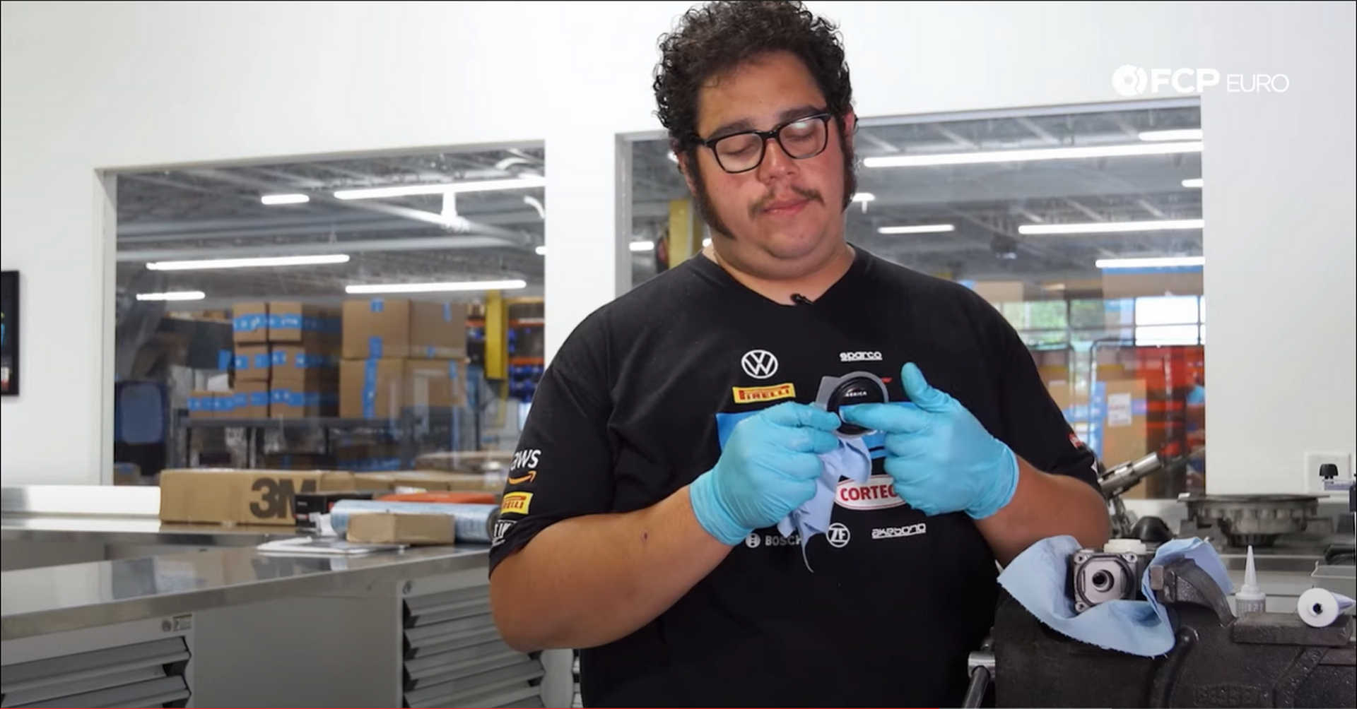DIY BMW X3 Transfer Case Actuator lubricating the gear seal