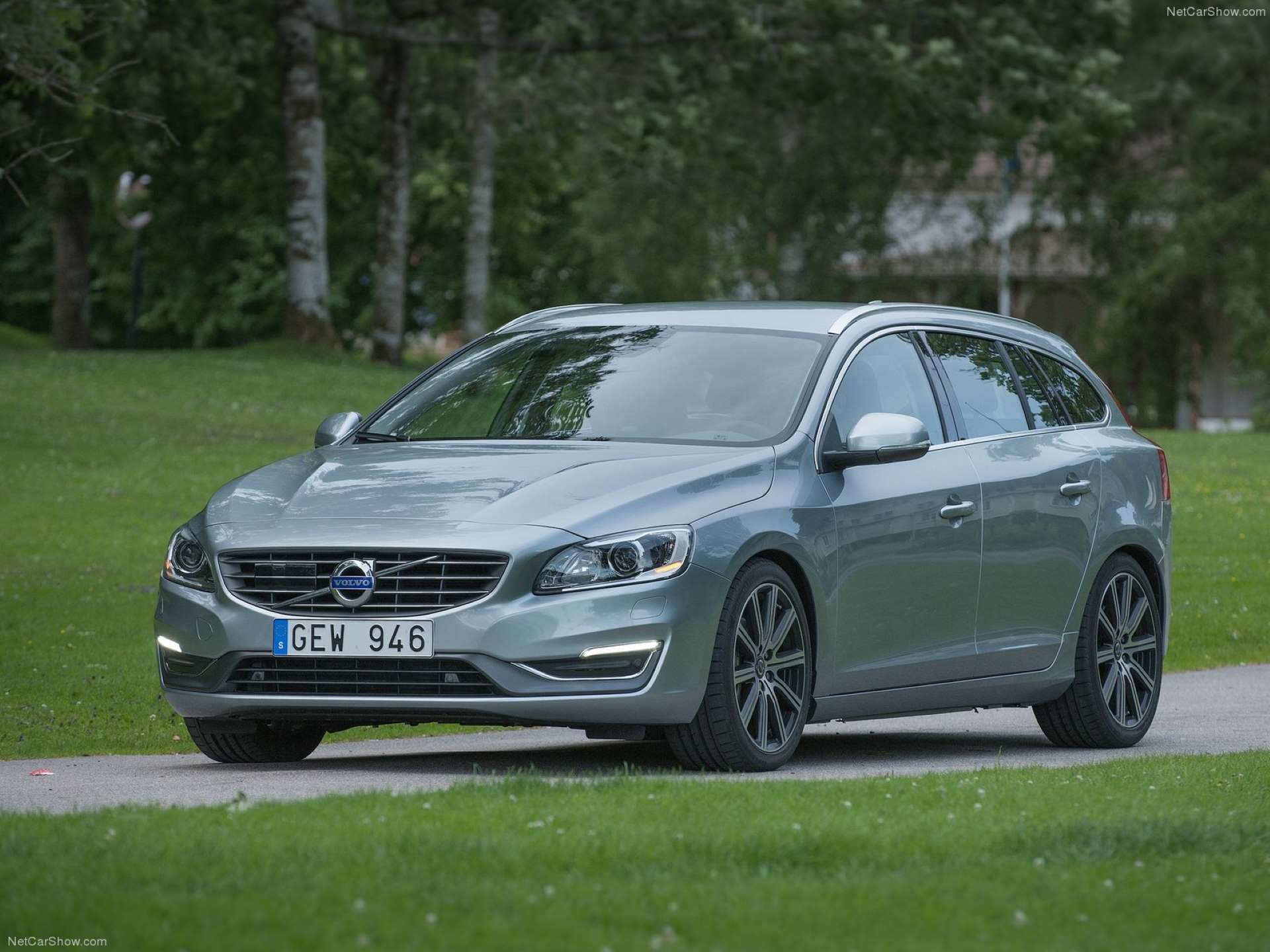 Best FWD Under $25k Volvo V60 front three-quarter