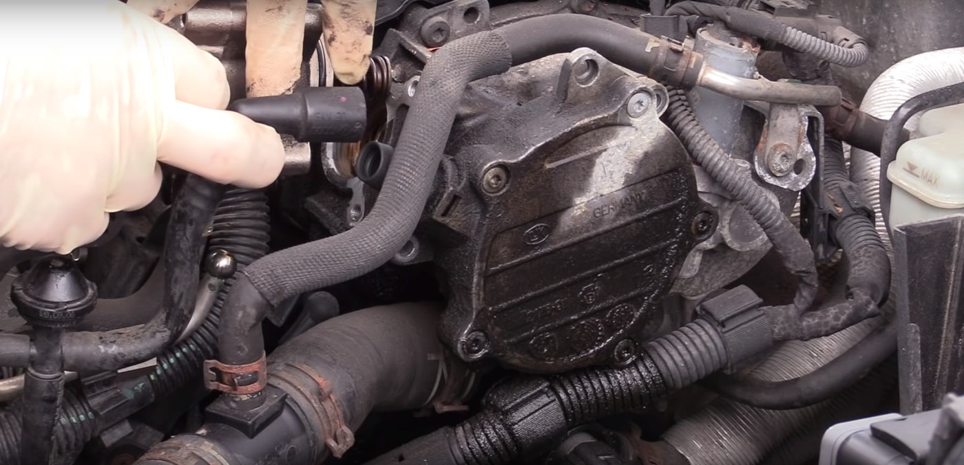 Brake-Vacuum-Pump-Booster-Hose