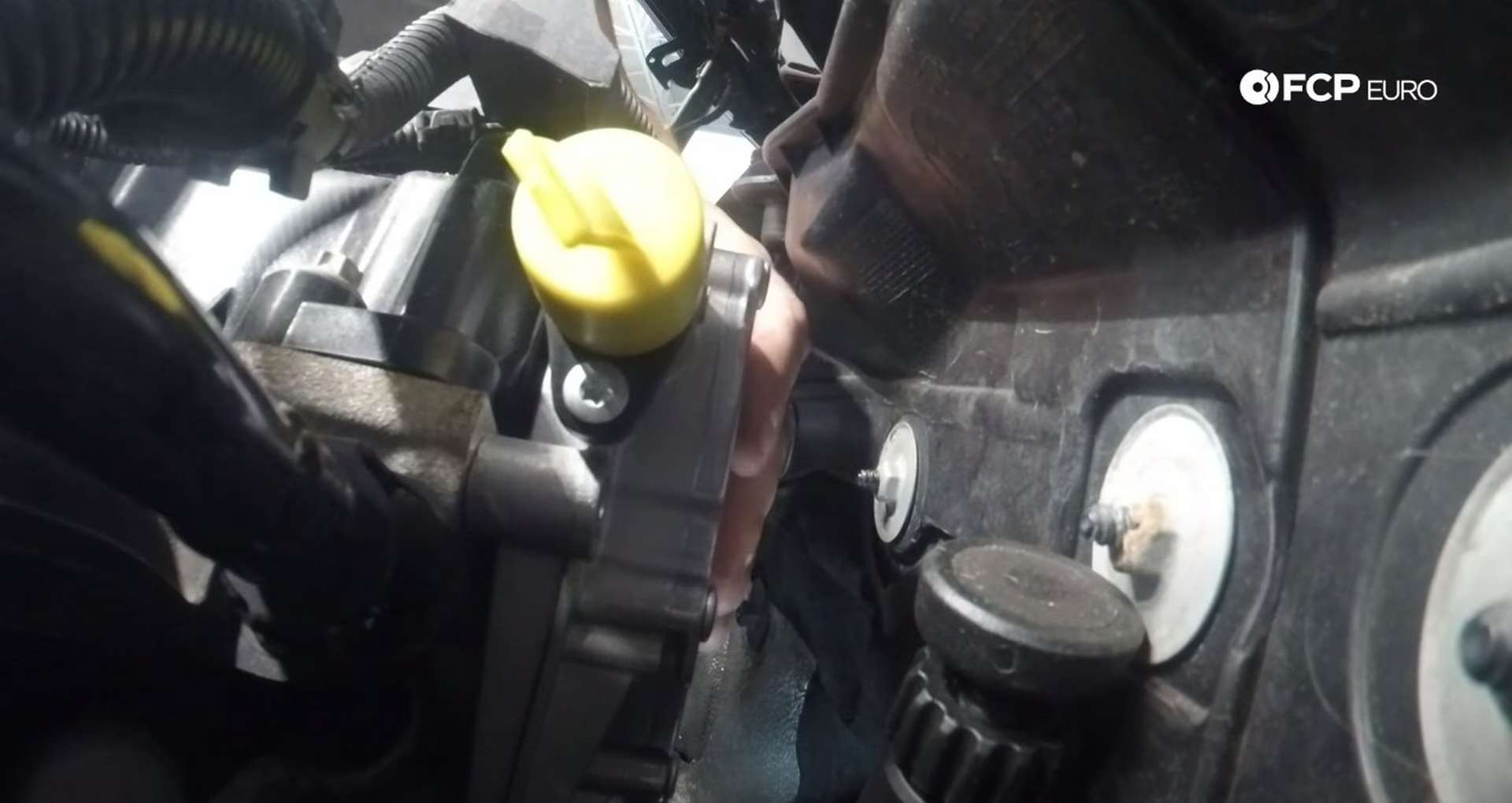 DIY BMW N20 Vacuum Pump installing the new pump