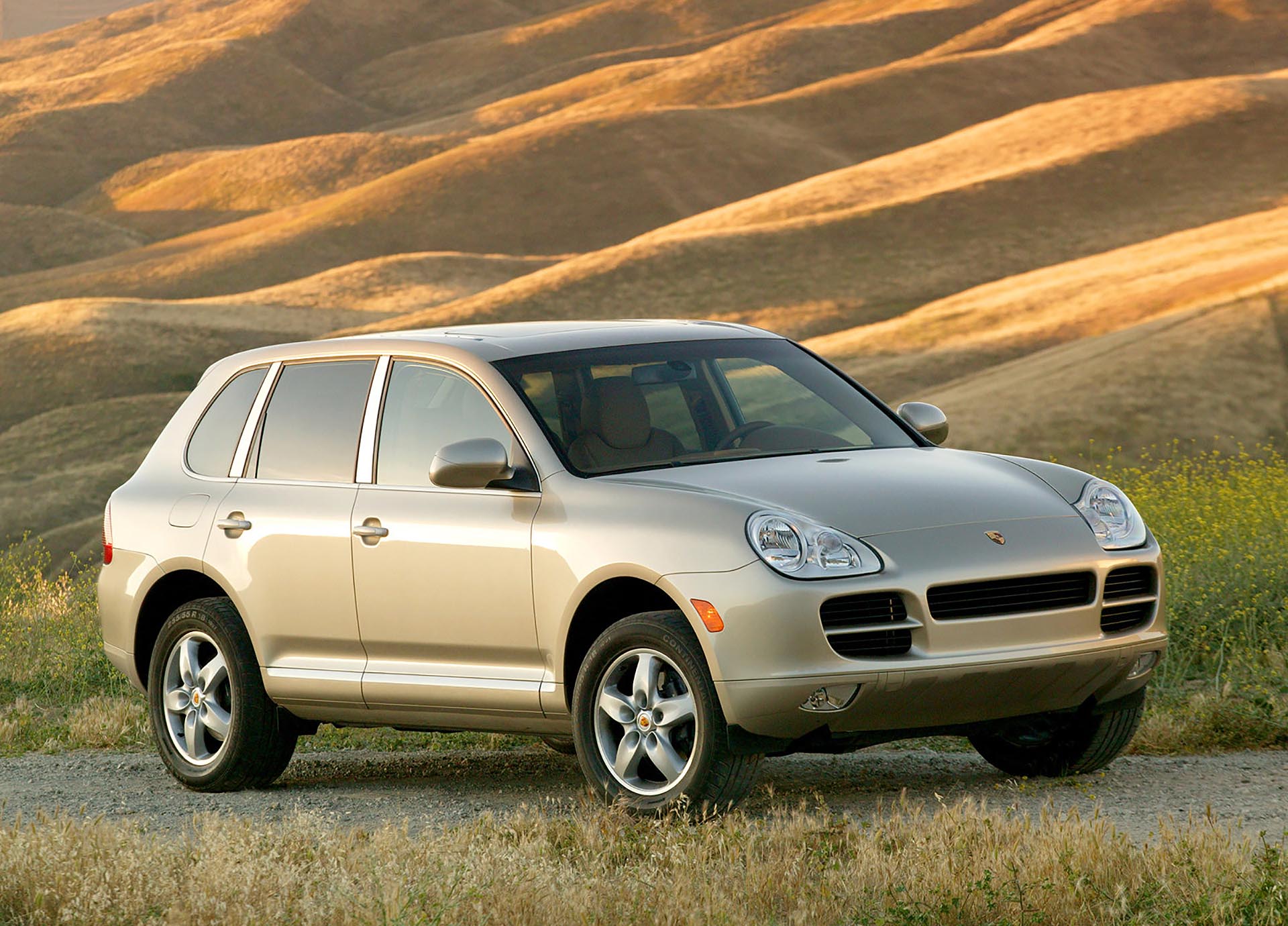 955 Porsche Cayenne Base 3.2 VR6 front profile