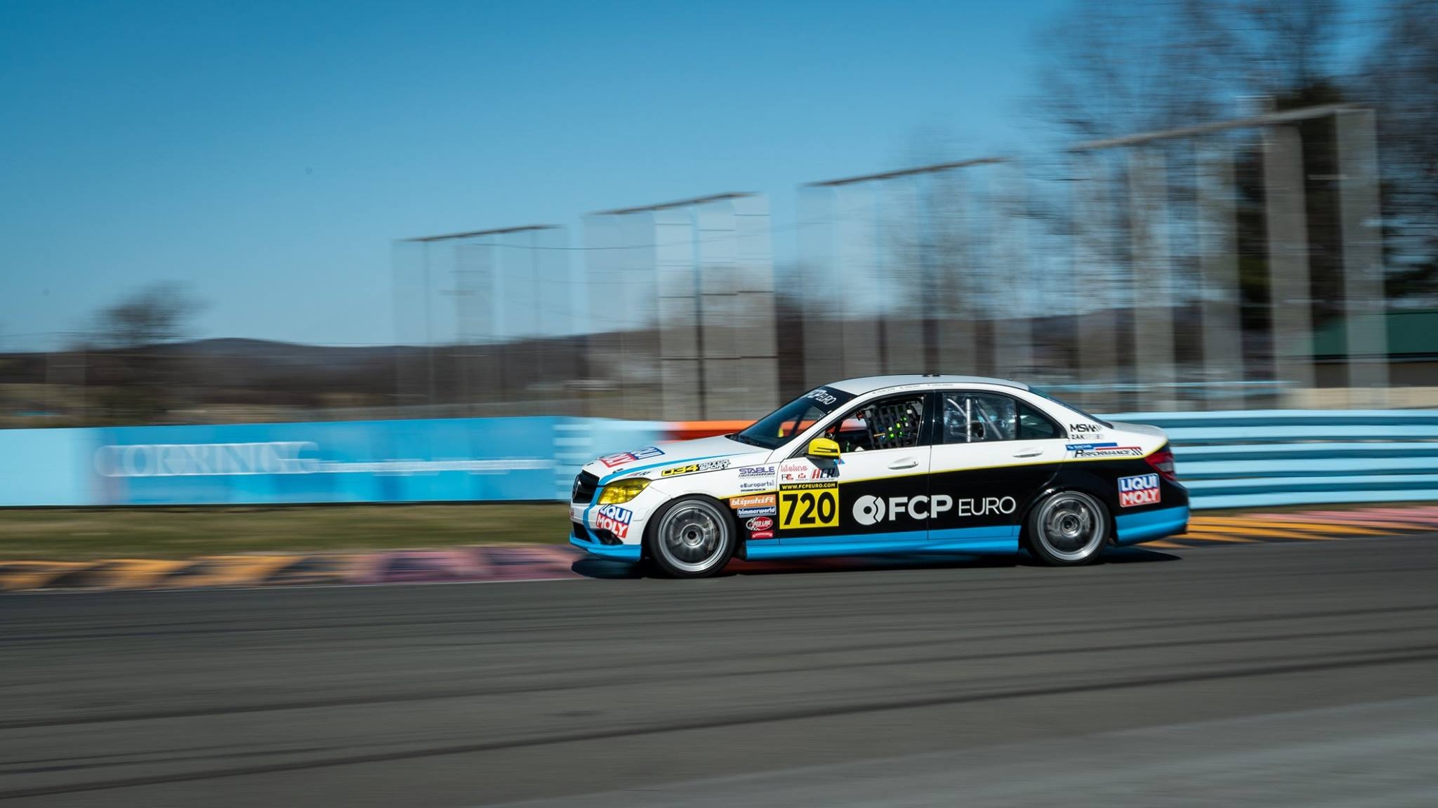 Mercedes-Benz-C300-Race-Car