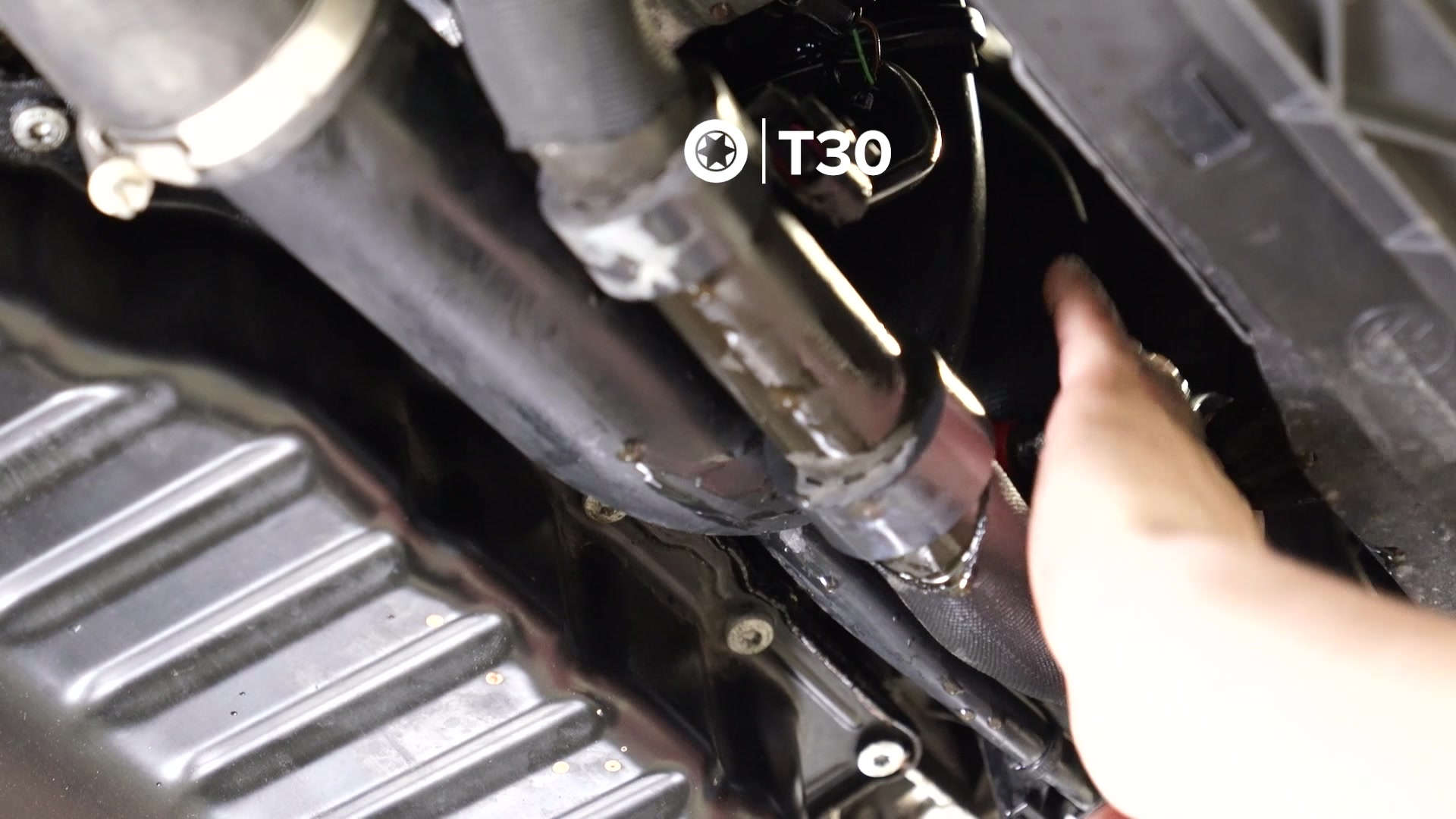 18-vw-mk7-manifold-removal-throttle-body-pipe-t30