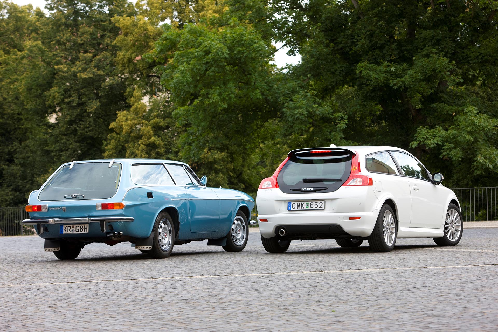 06_Volvo C30 T5 P1800 Wagon comparison