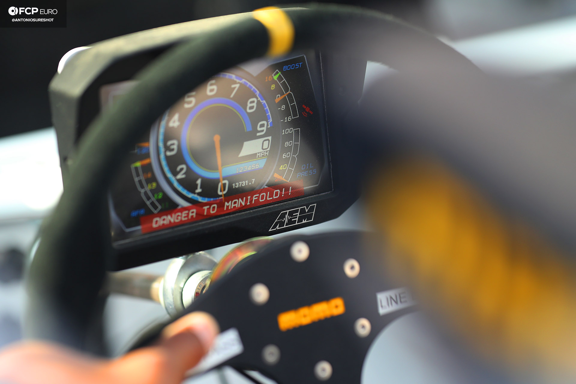 Bisimoto AEM Electronics CD-7 dash Porsche Boxster 986 Twin Turbo Center Seat