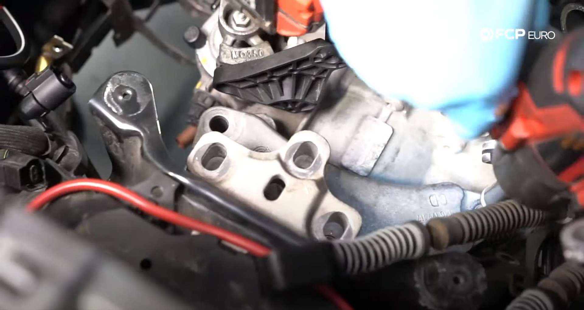 40-DIY_VW_GTI_Clutch-Job-Removing-Transmission