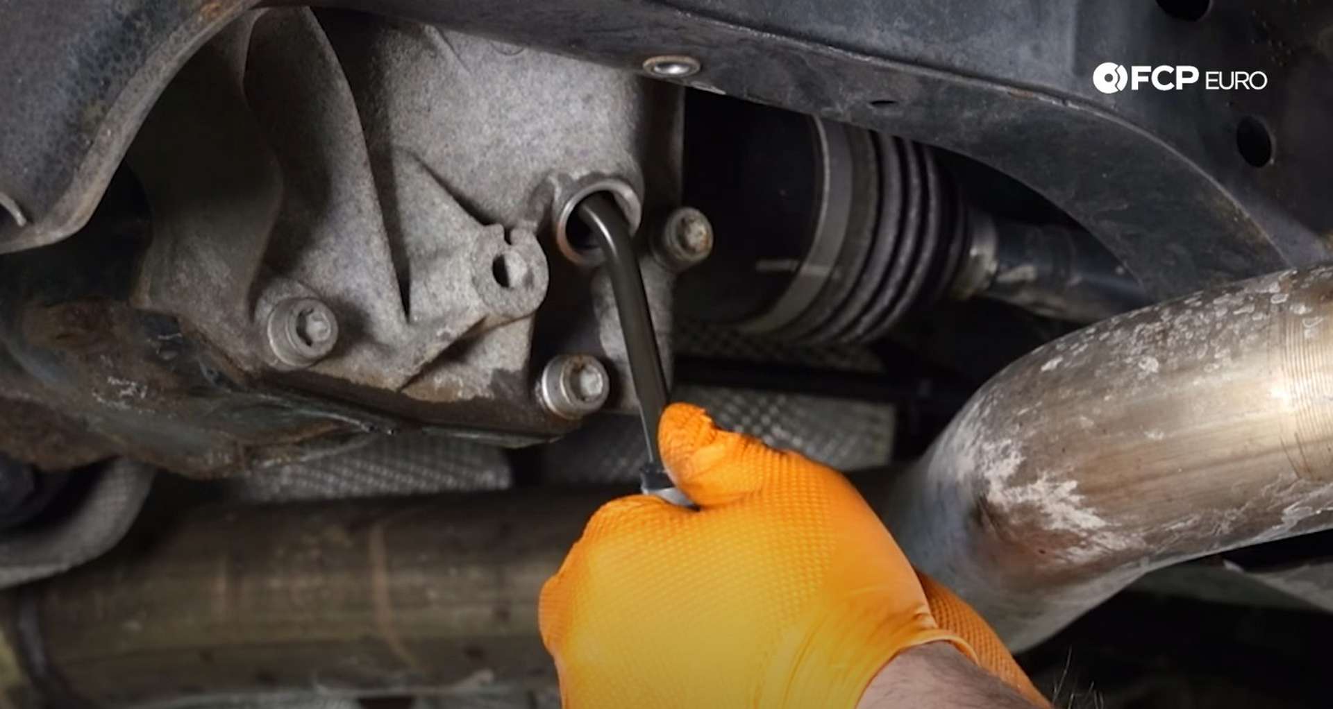 DIY BMW F30 Rear Differential Fluid Replacement extracting the fluid from the differential