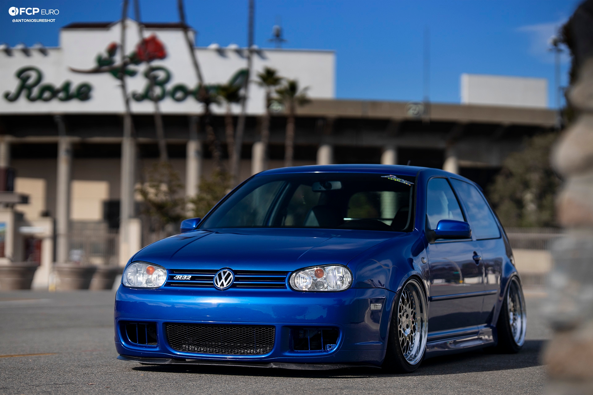 MK4 Volkswagen Golf R32 Deep Blue Pearl Air Ride Exterior