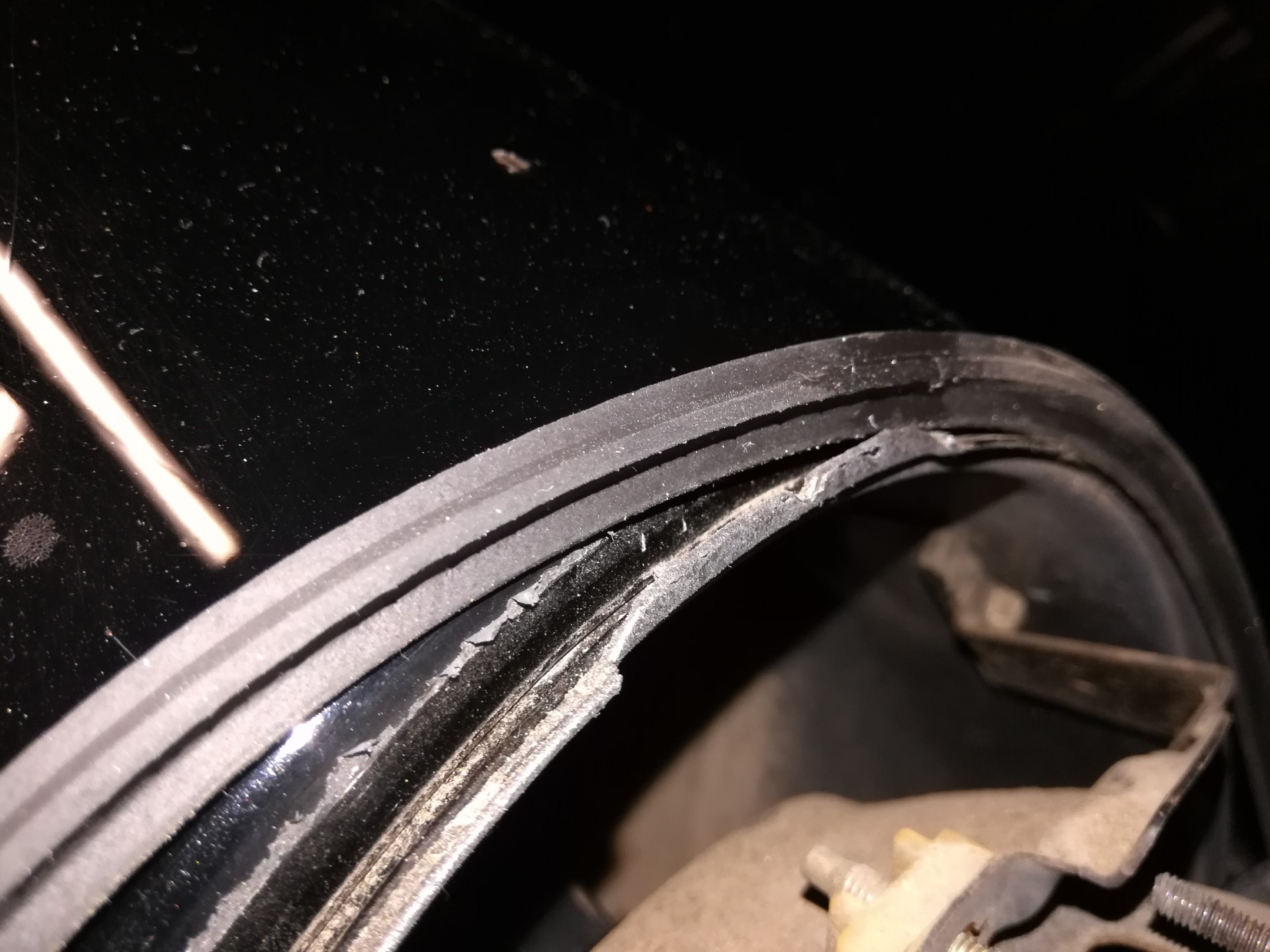 Air-cooled Porsche 911 Headlight Seal