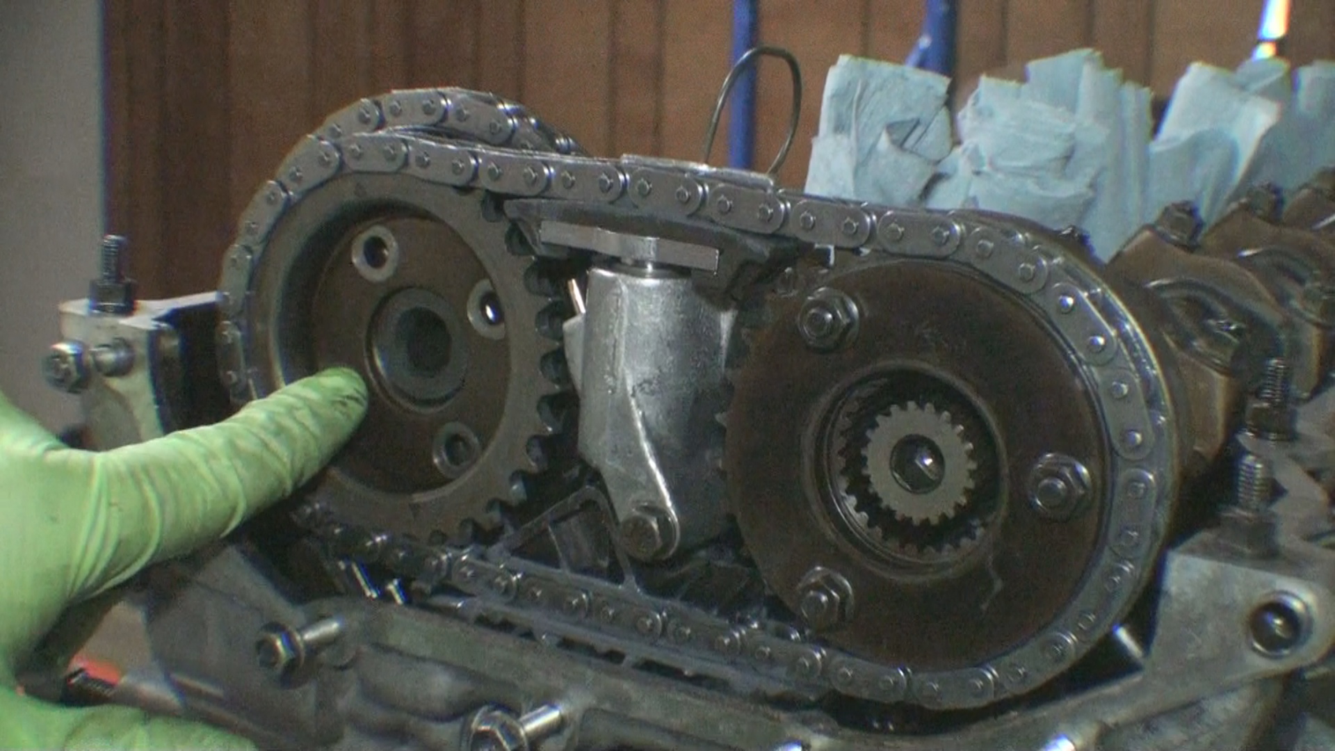 thrust washers onto camshaft sprockets