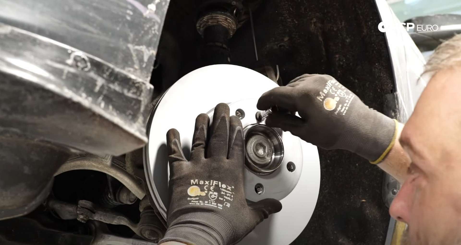 06-DIY-BMW-F30-Front-Brake-Service_Replacing-The-Rotor