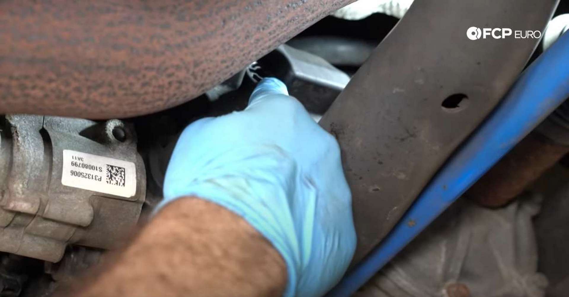 DIY P3 Volvo Haldex Fluid showing the drain plug location
