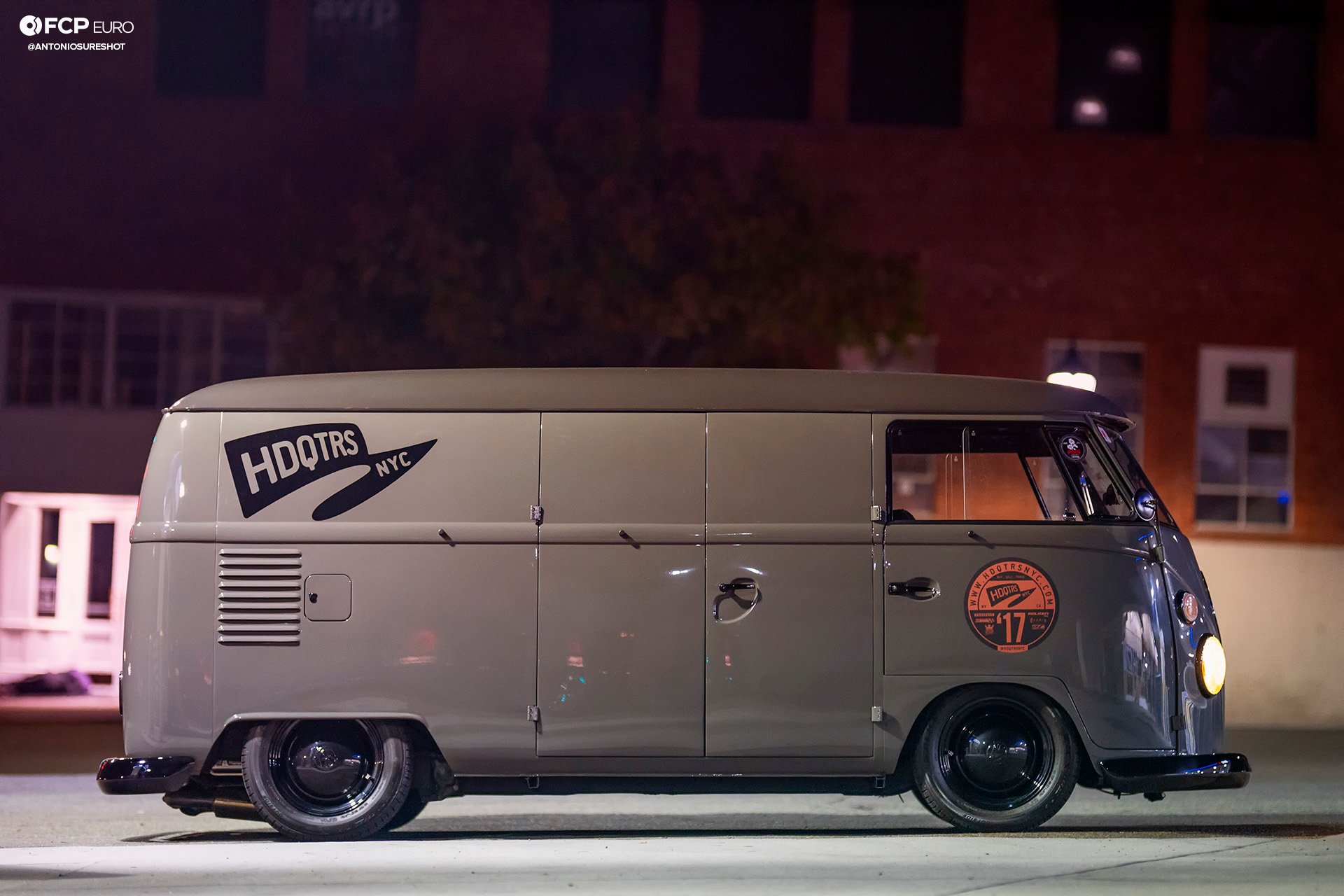 Vw Bus HDQTRS NYC A9A02280