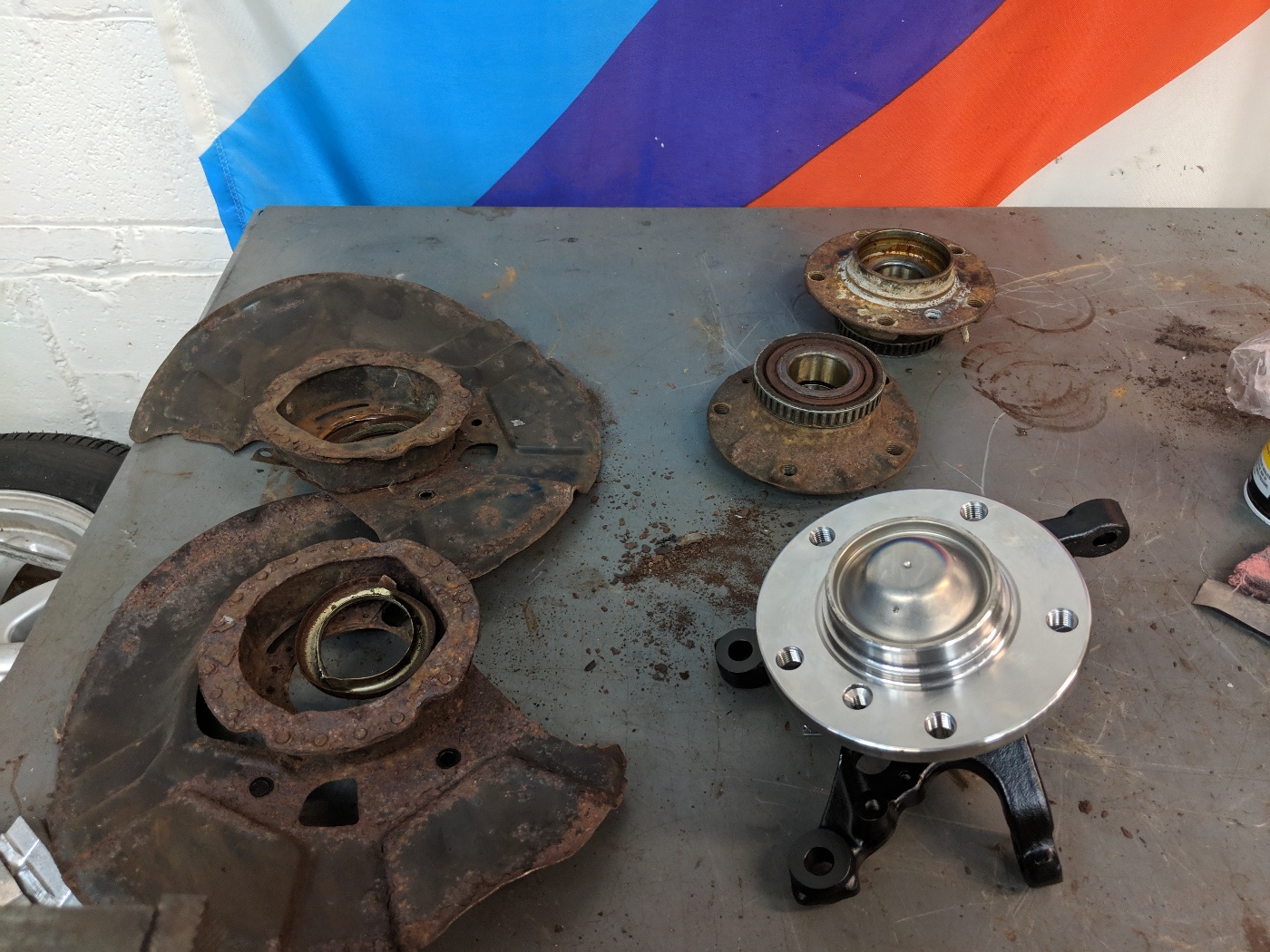 BMW E36 M3 Front wheel bearing hub