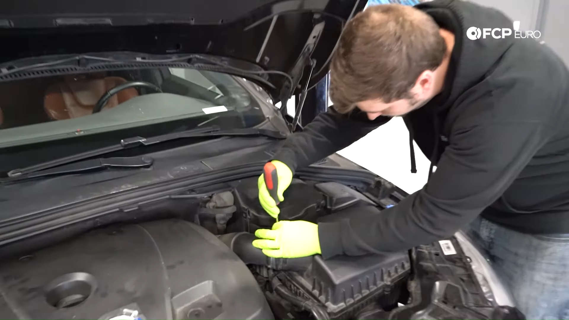 01-volvo-automatic-trans-service-remove-airbox-hoseclamp