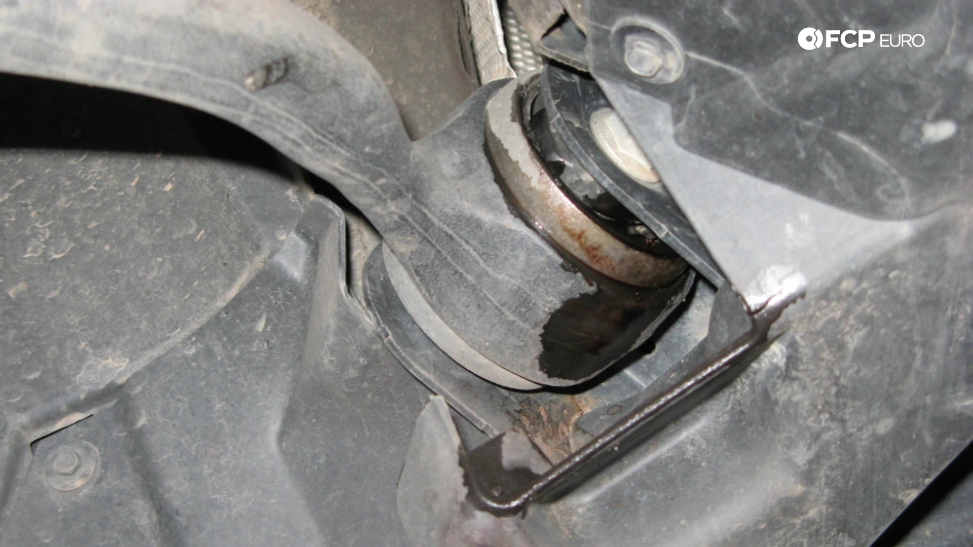 BMW F15 X5 Suspension & Brake Guide Thrush Arm Inner Bushing Leaking