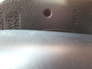 volvo-steering-wheel-screw