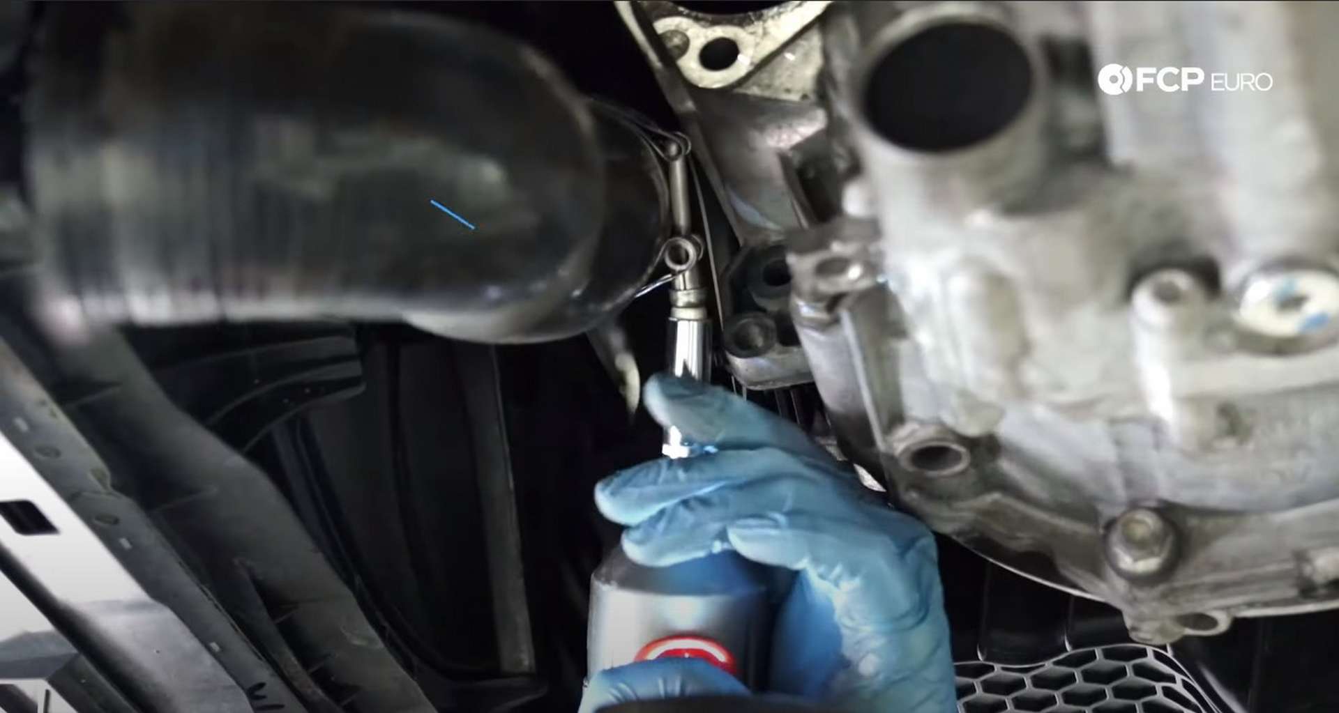 24-DIY_VW_GTI_Clutch-Job-Removing-Charge-Pipe