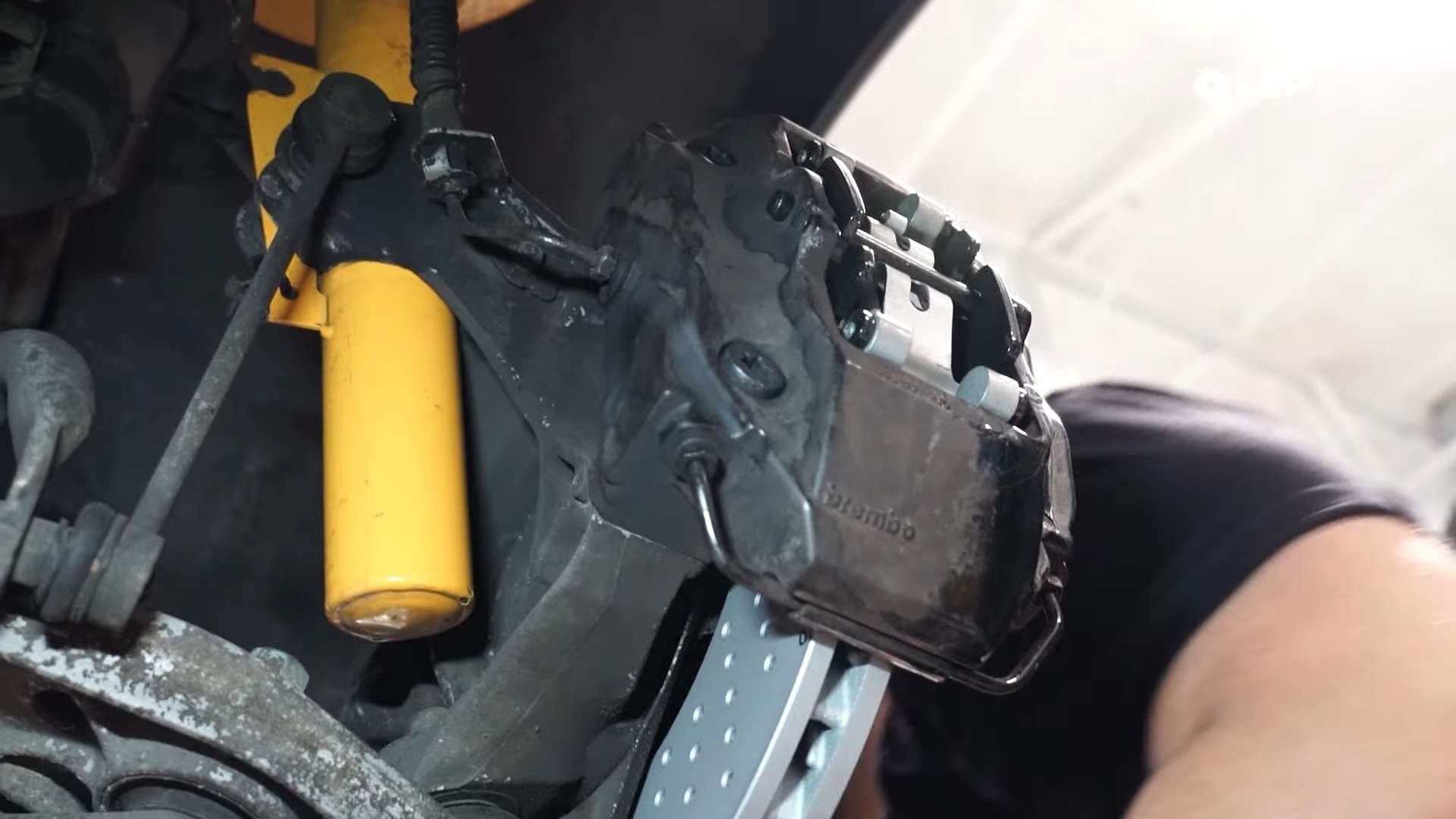 Porsche 996 911 Front Brakes Replacement Retaining Clip Install