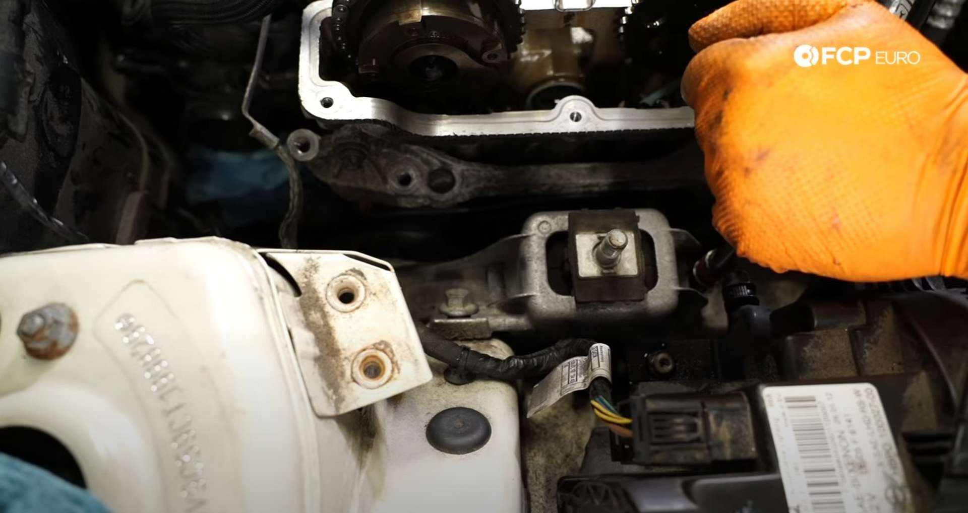 DIY MINI R56 Timing Chain Replacement installing the engine mount