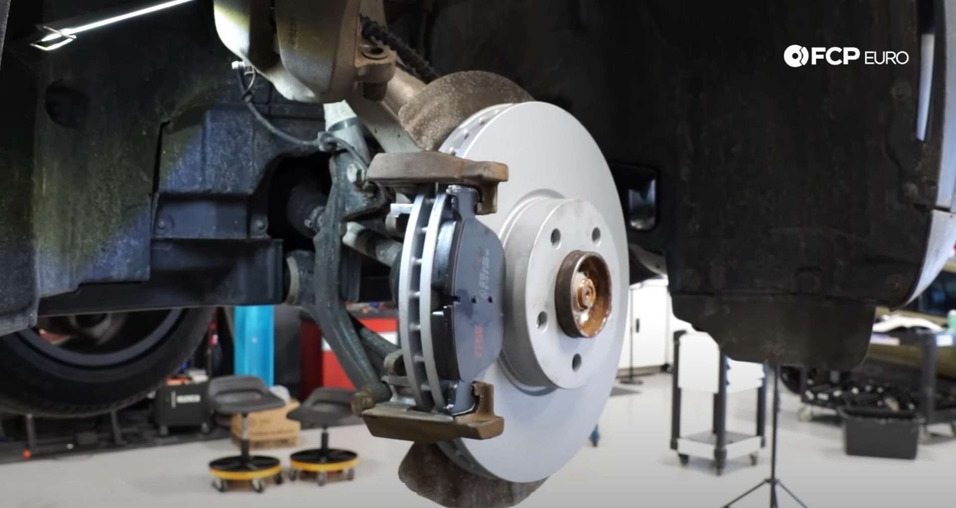 DIY BMW F15 X5 F16 X6 Brake Service fitting the pad into the bracket