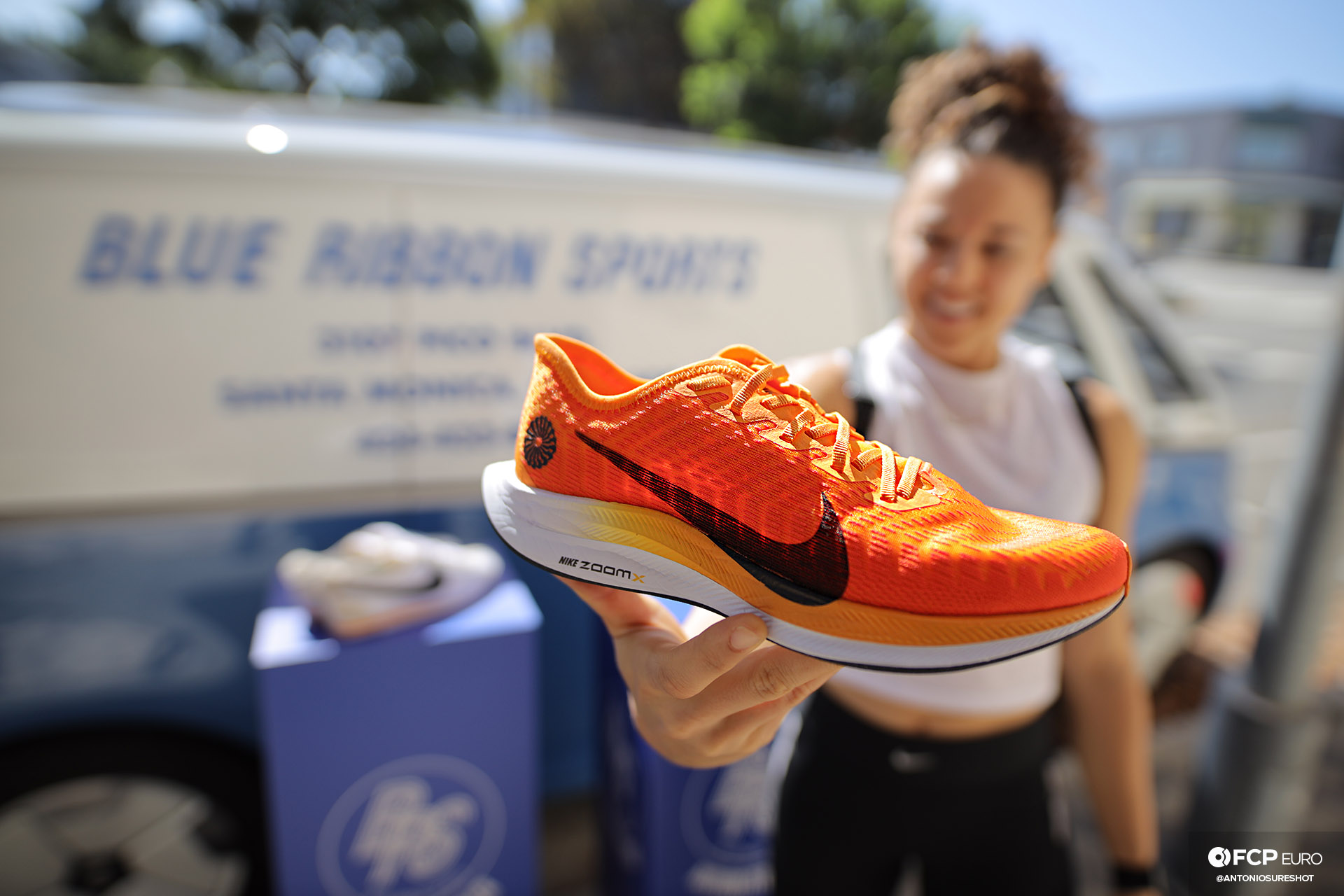 Nike Blue Ribbon Sports Santa Monica Phil Knight EOSR9123